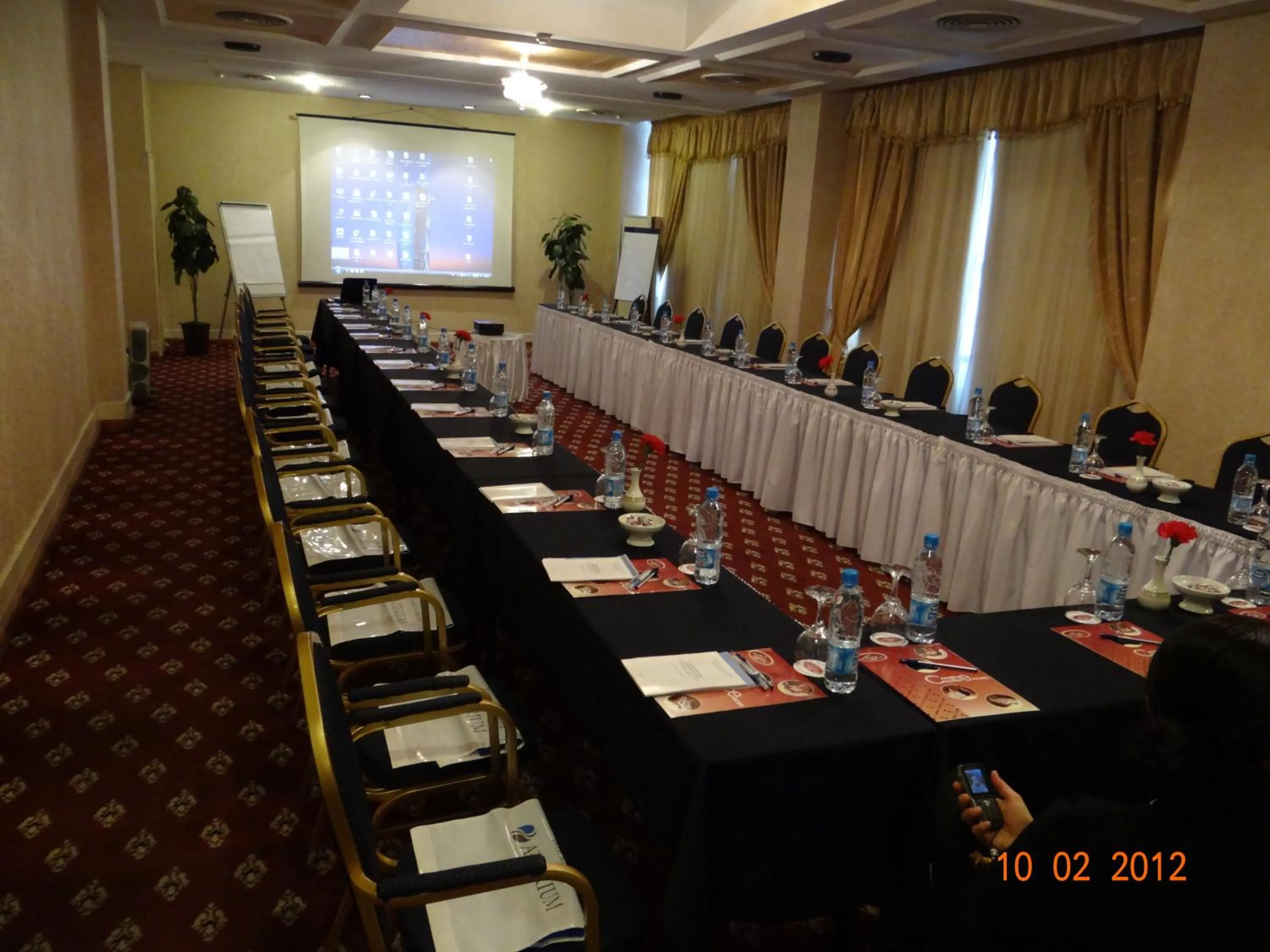 Business facilities in Le Grande Plaza Hotel