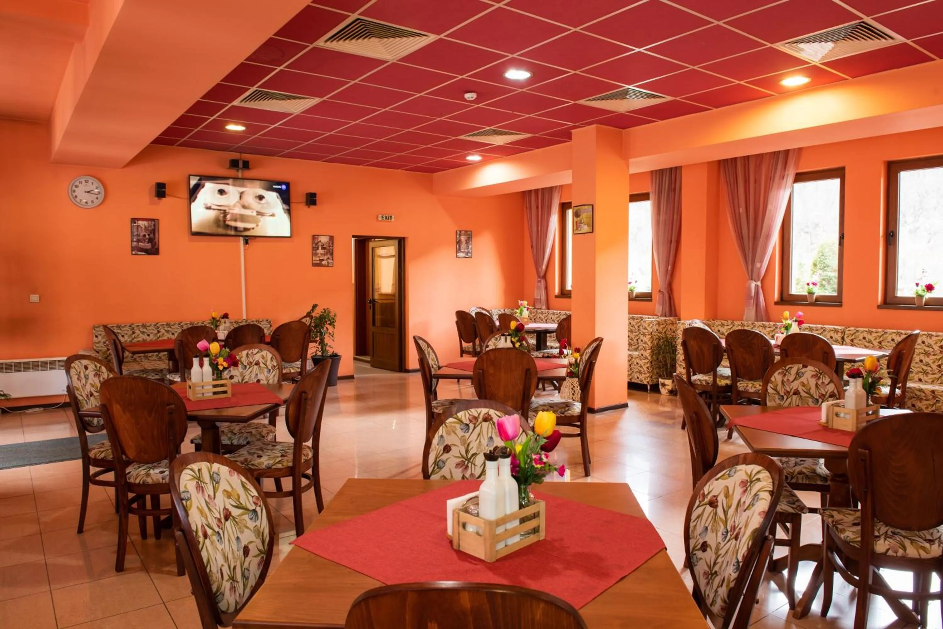 Lobby or reception in Family Hotel Enica