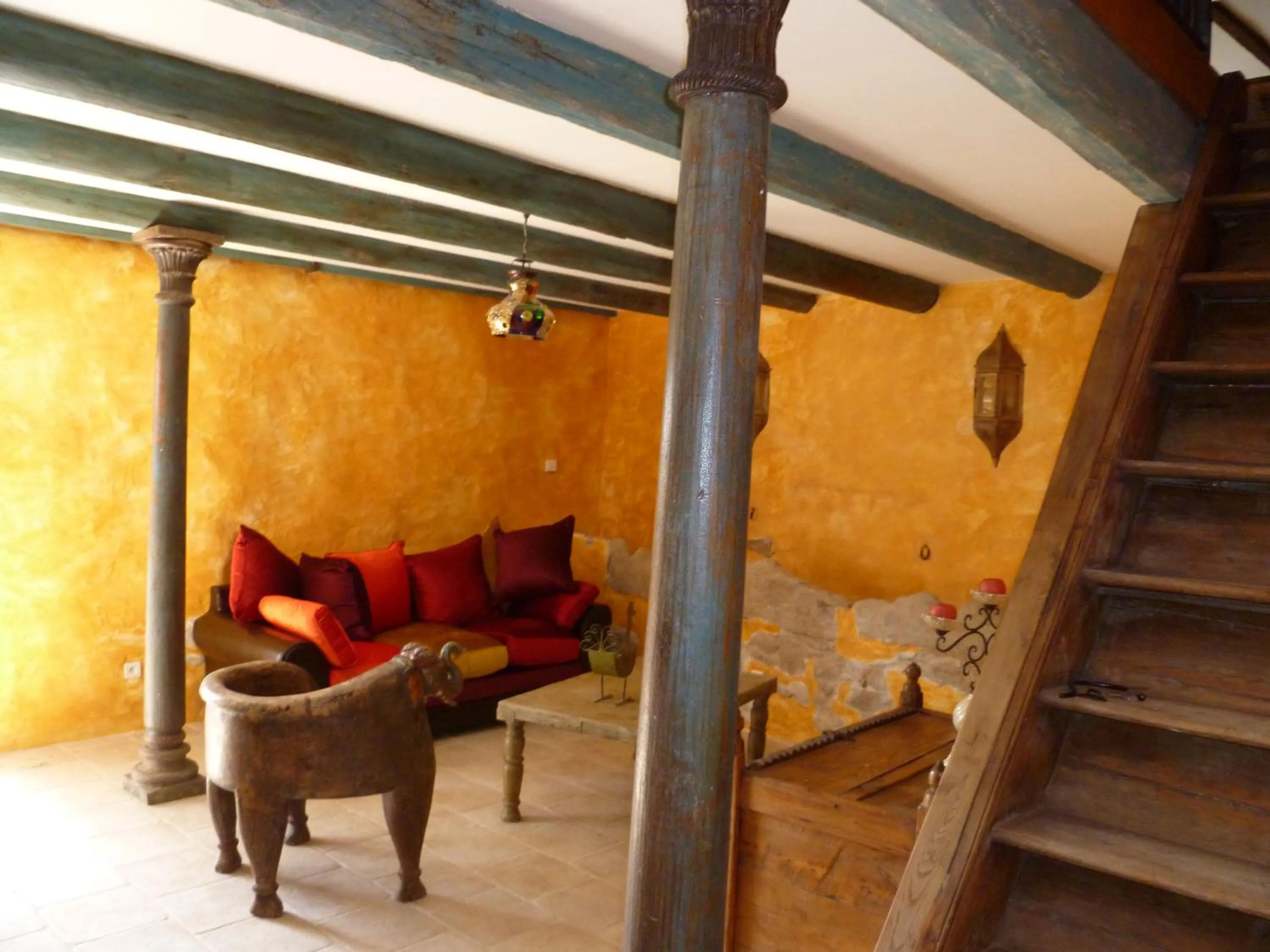 Communal lounge/ TV room in Mas du Puits d'Amour