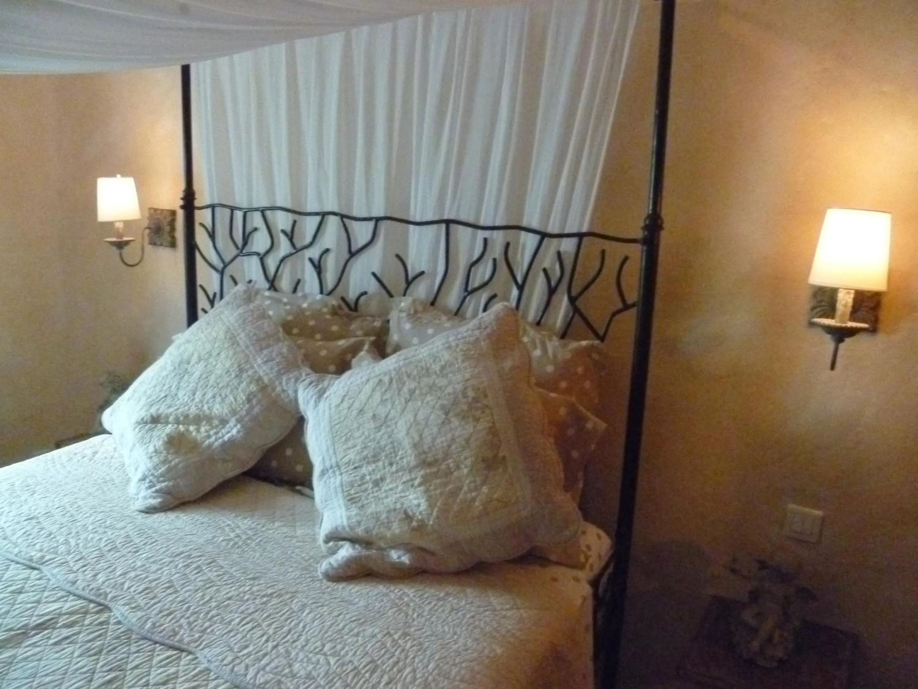 Bed in Mas du Puits d'Amour