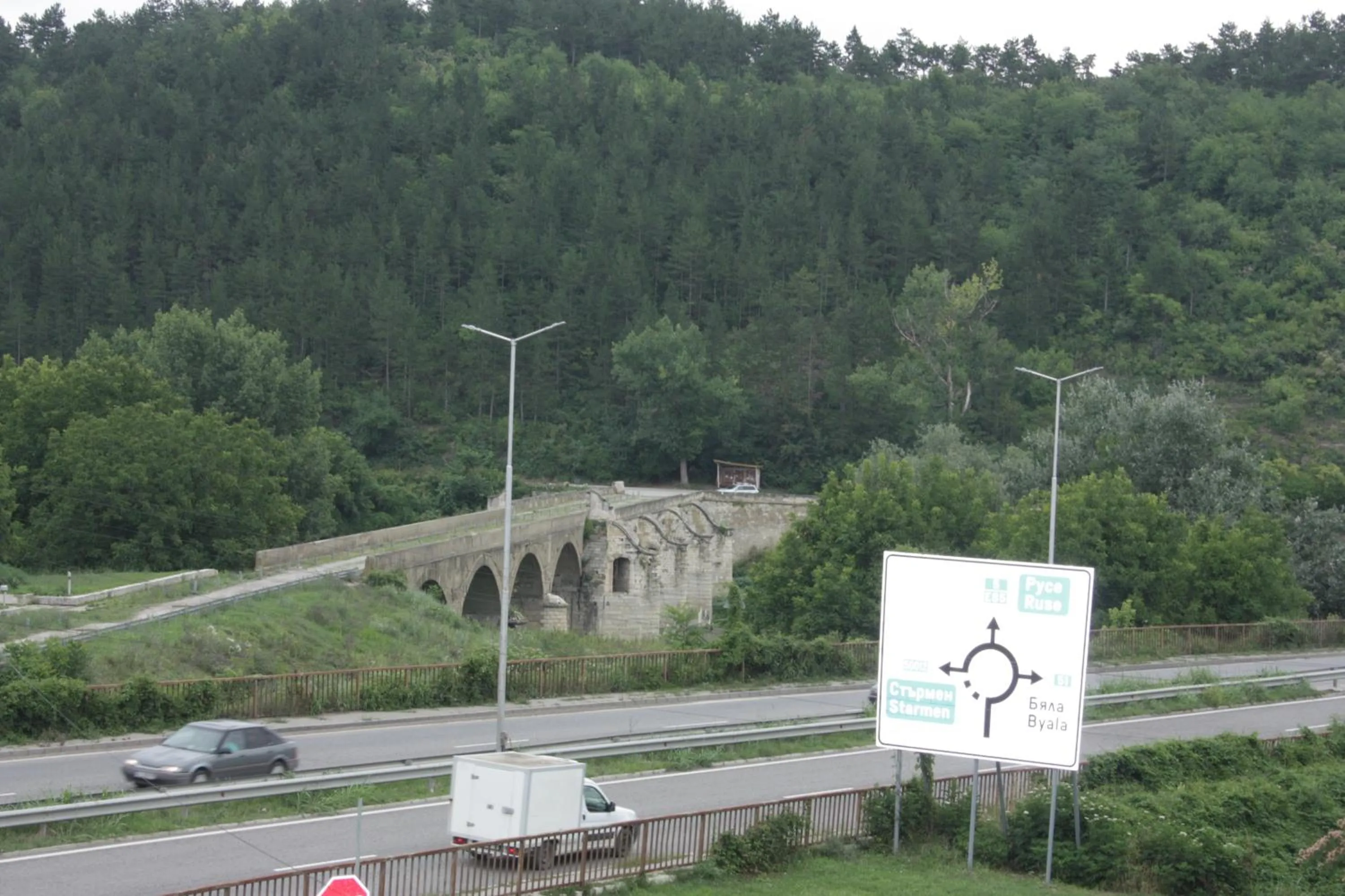 Nearby landmark in Formula 1 Motel