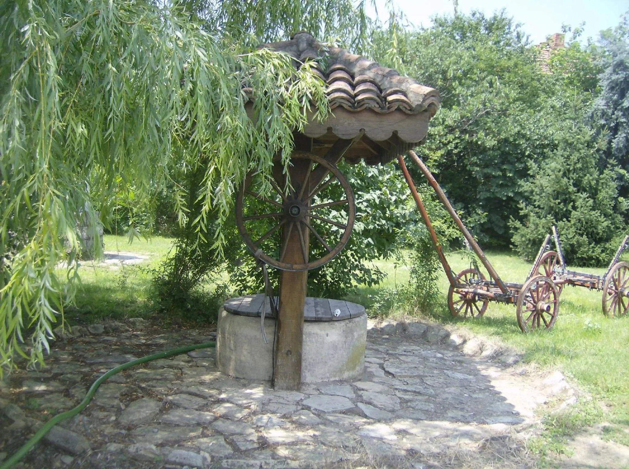 Restaurant/places to eat in Formula 1 Motel