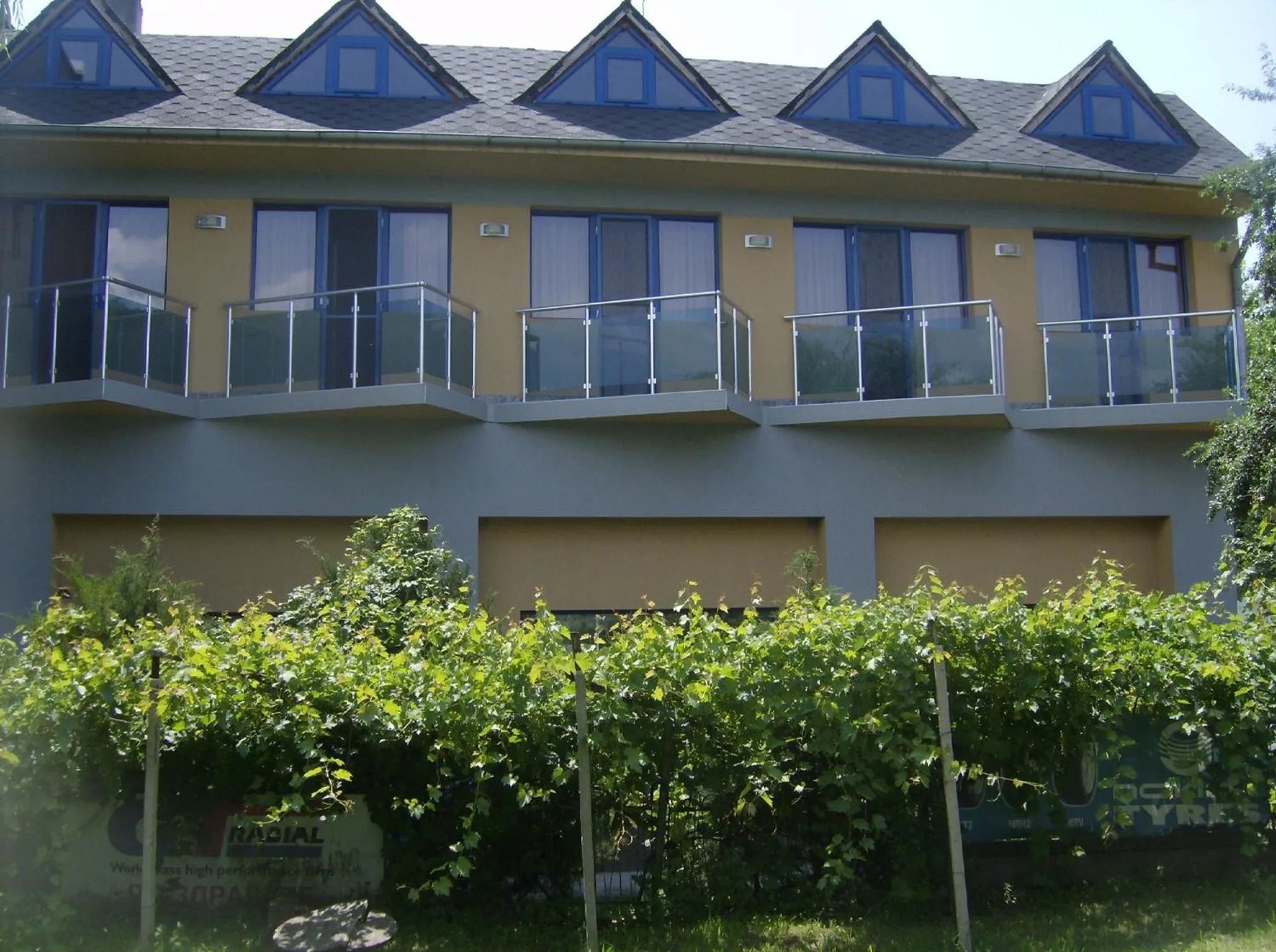 Property building in Formula 1 Motel