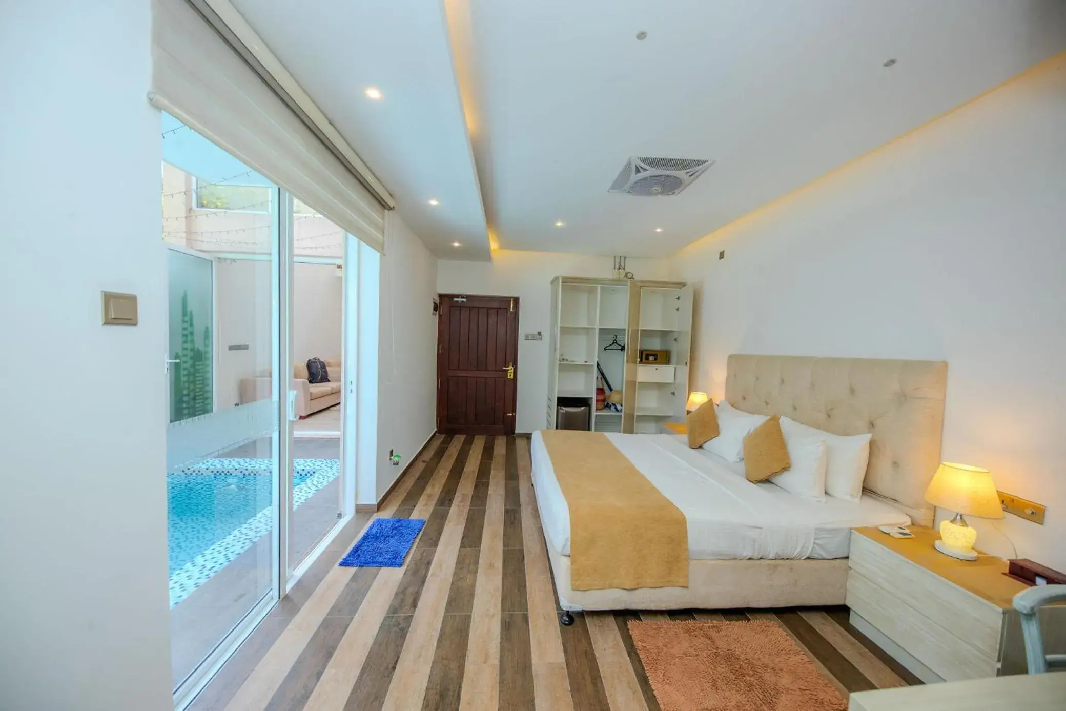 King Suite with Outdoor Pool in Kings Landing Unawatuna King Suite with Outdoor Pool in Kings Landing Unawatuna