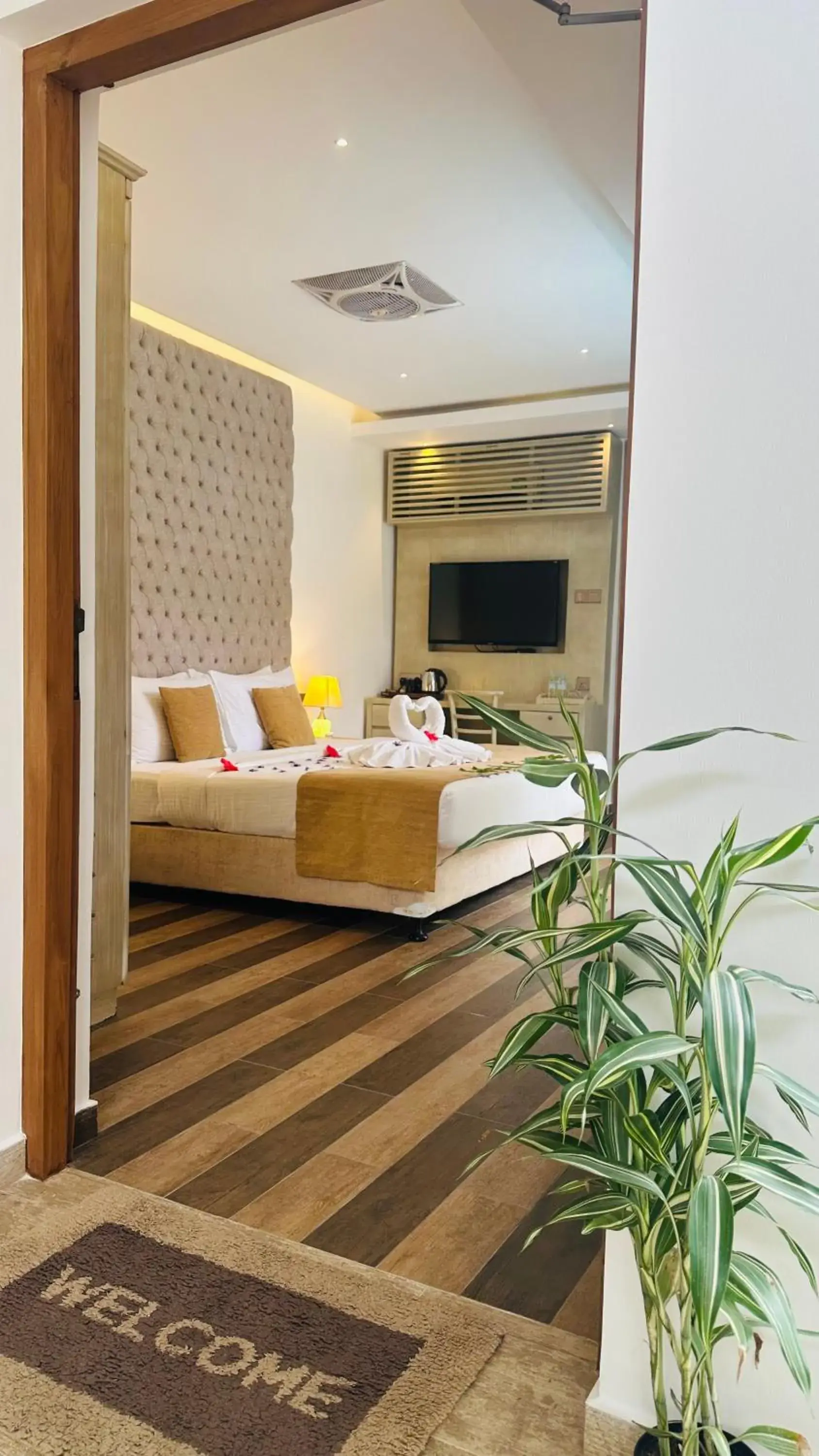 King Suite with Outdoor Pool in Kings Landing Unawatuna King Suite with Outdoor Pool in Kings Landing Unawatuna