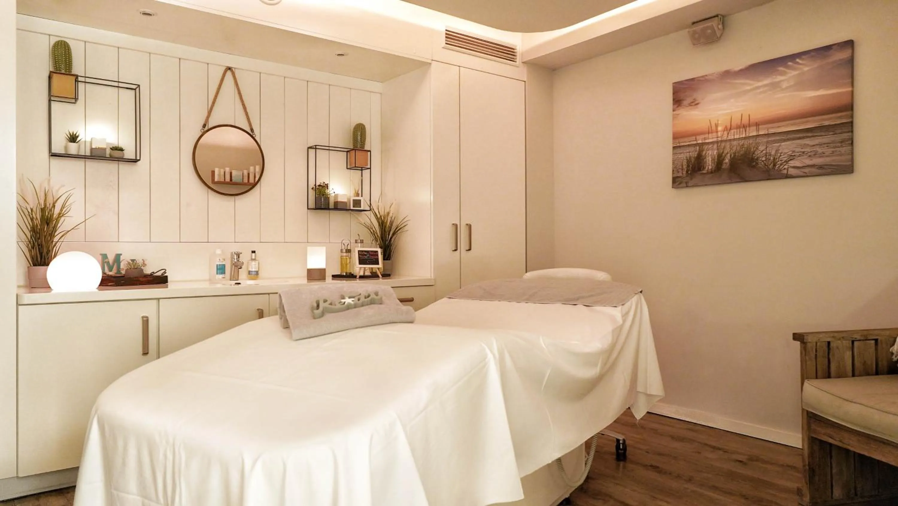 Massage, Bed in Beach Motel St. Peter-Ording