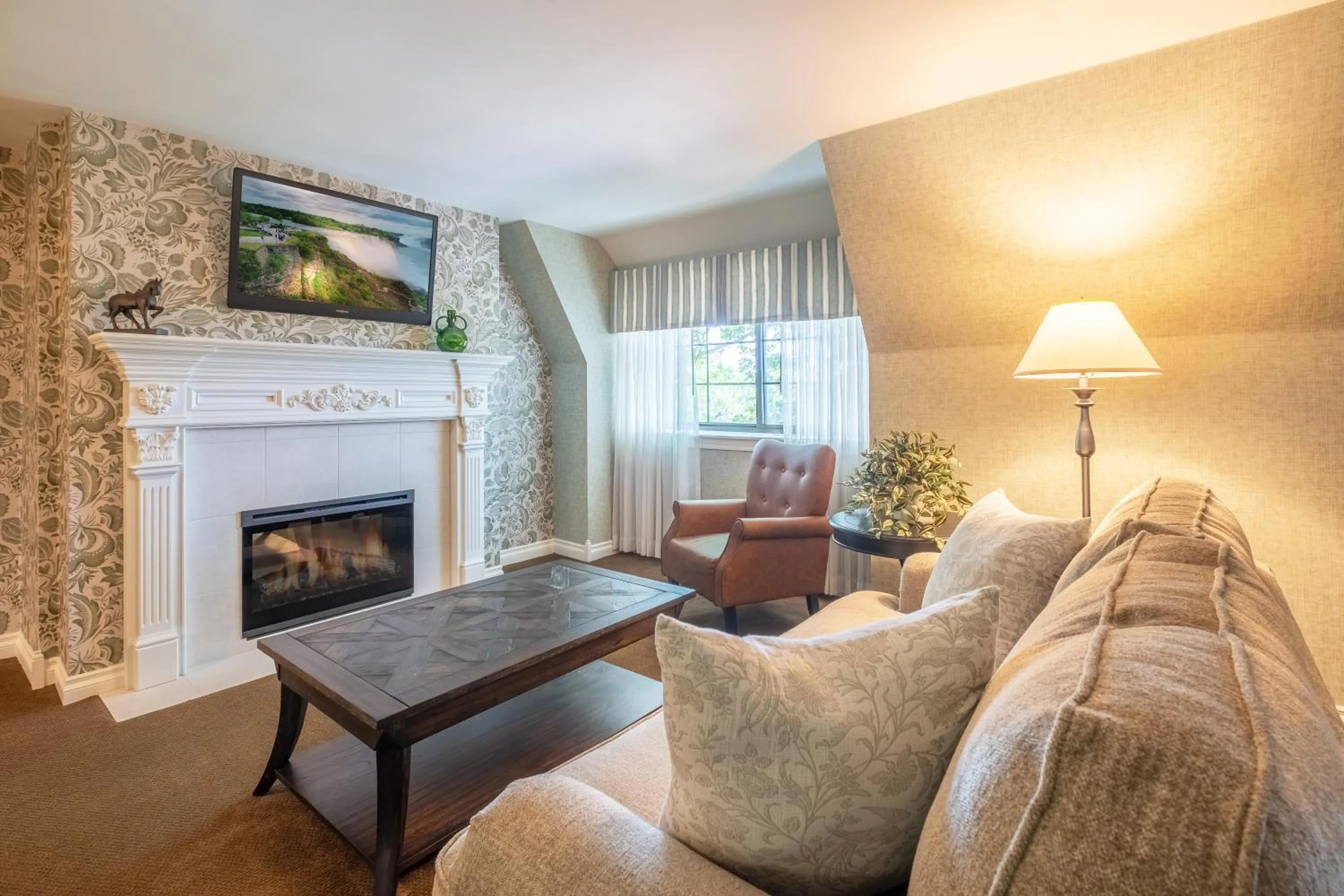 Living room in Red Coach Inn