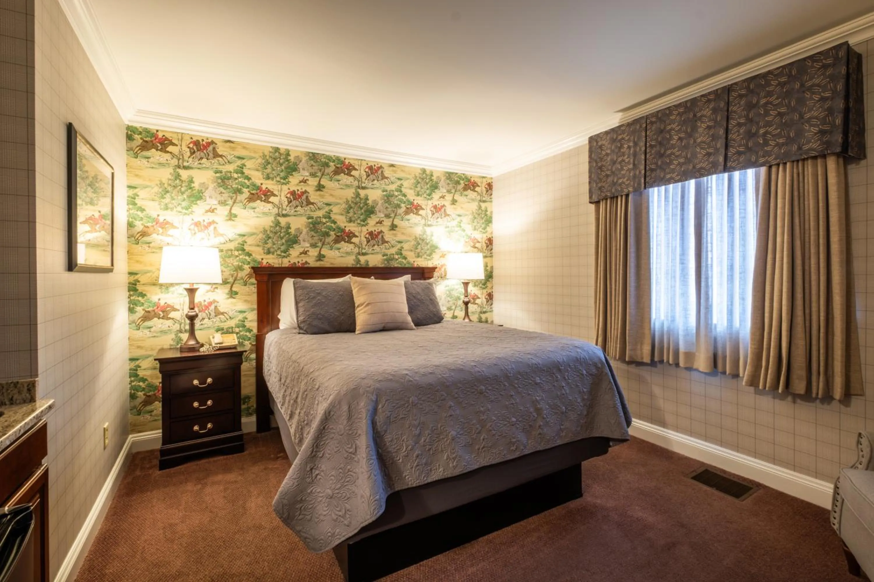 Bedroom, Bed in Red Coach Inn