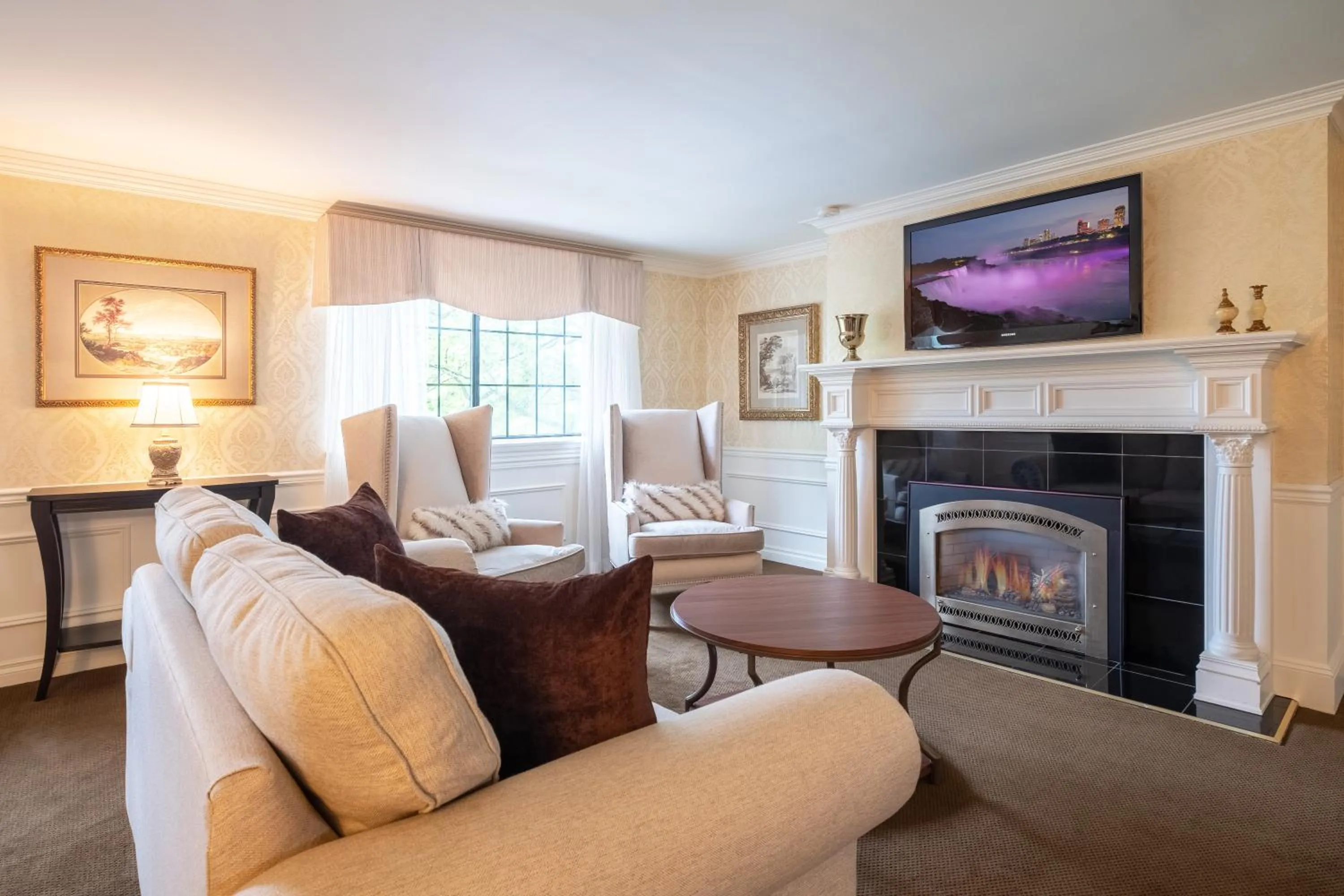 Living room in Red Coach Inn