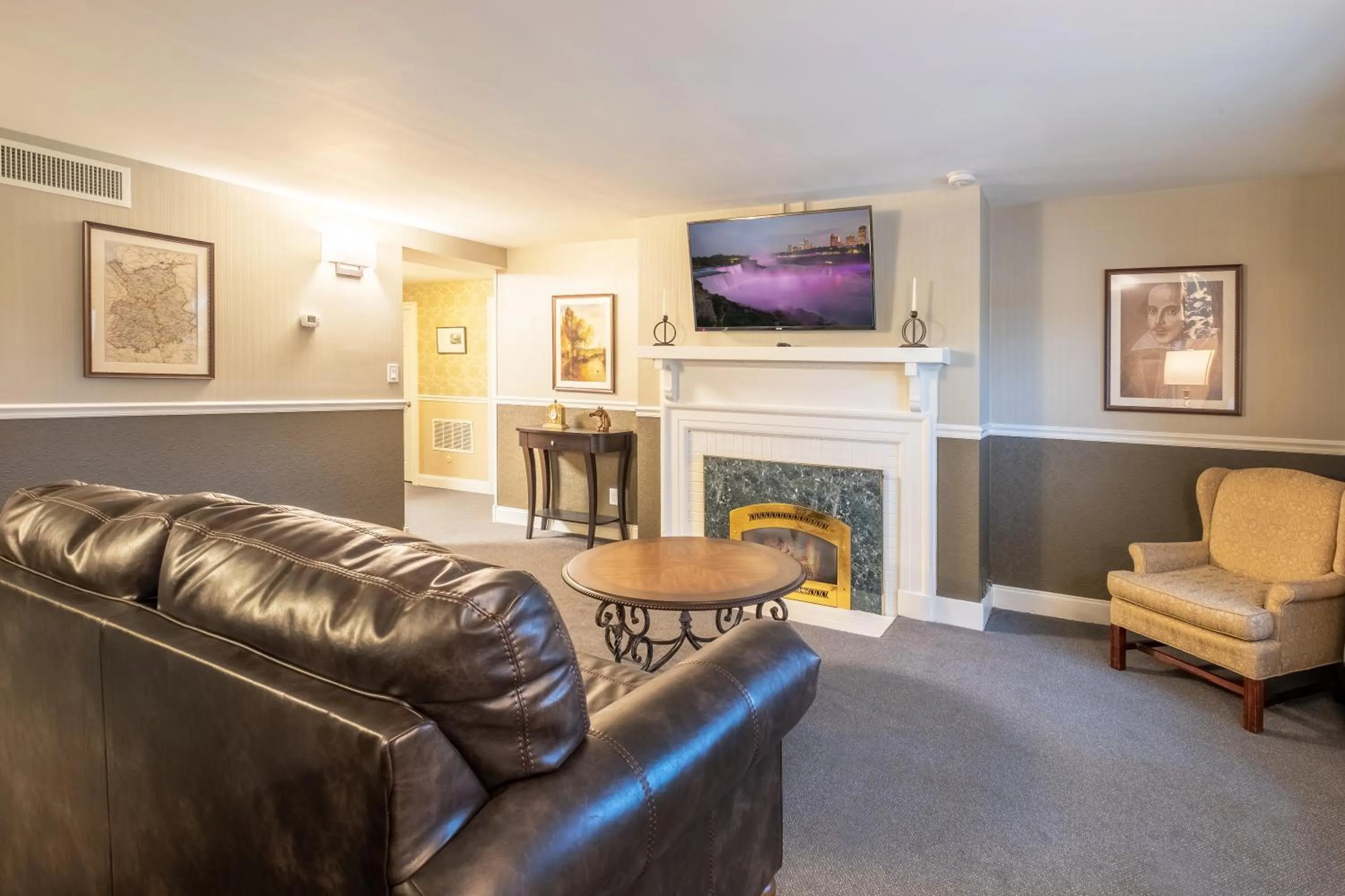 Living room in Red Coach Inn