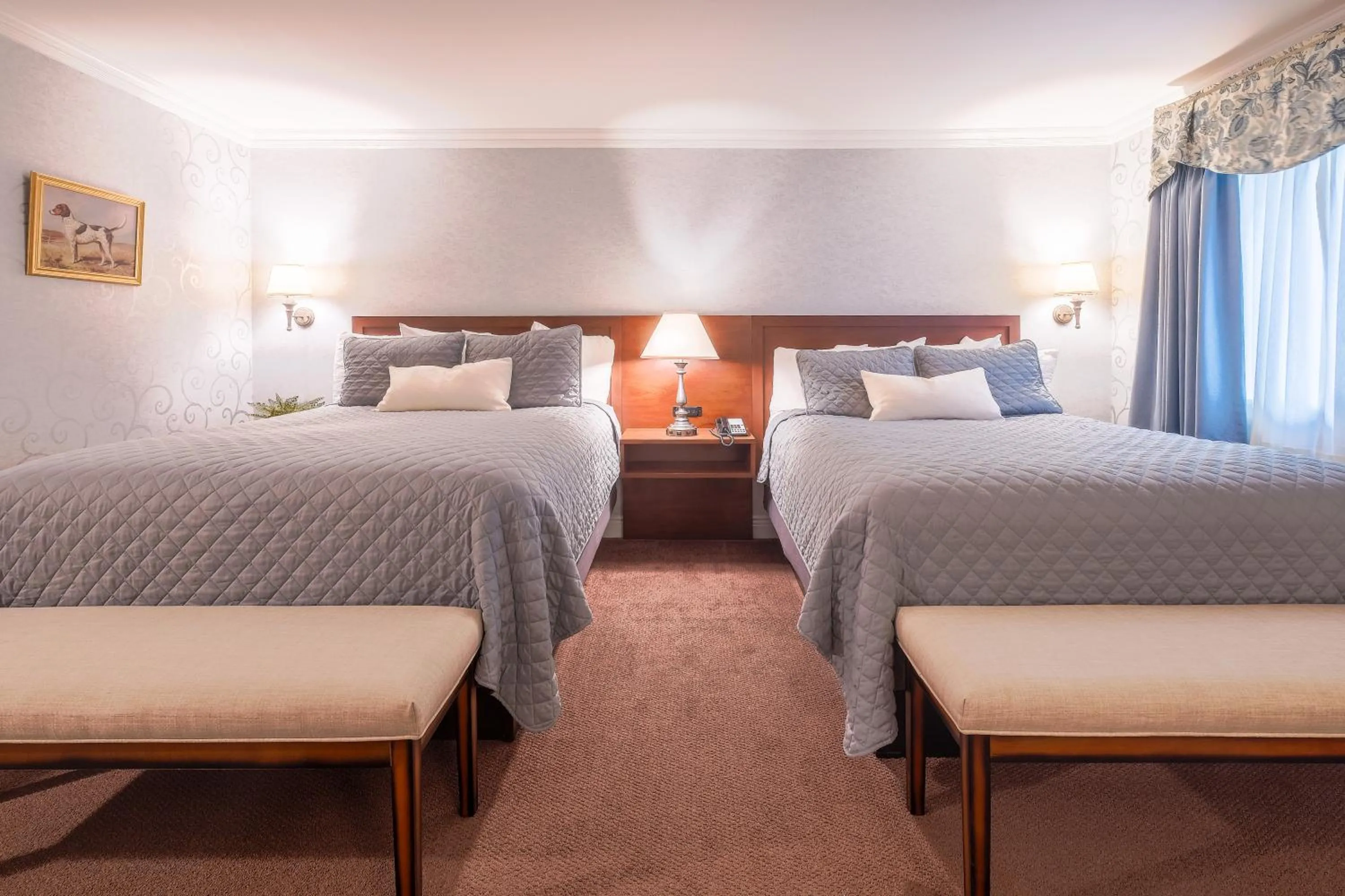 Bedroom, Bed in Red Coach Inn