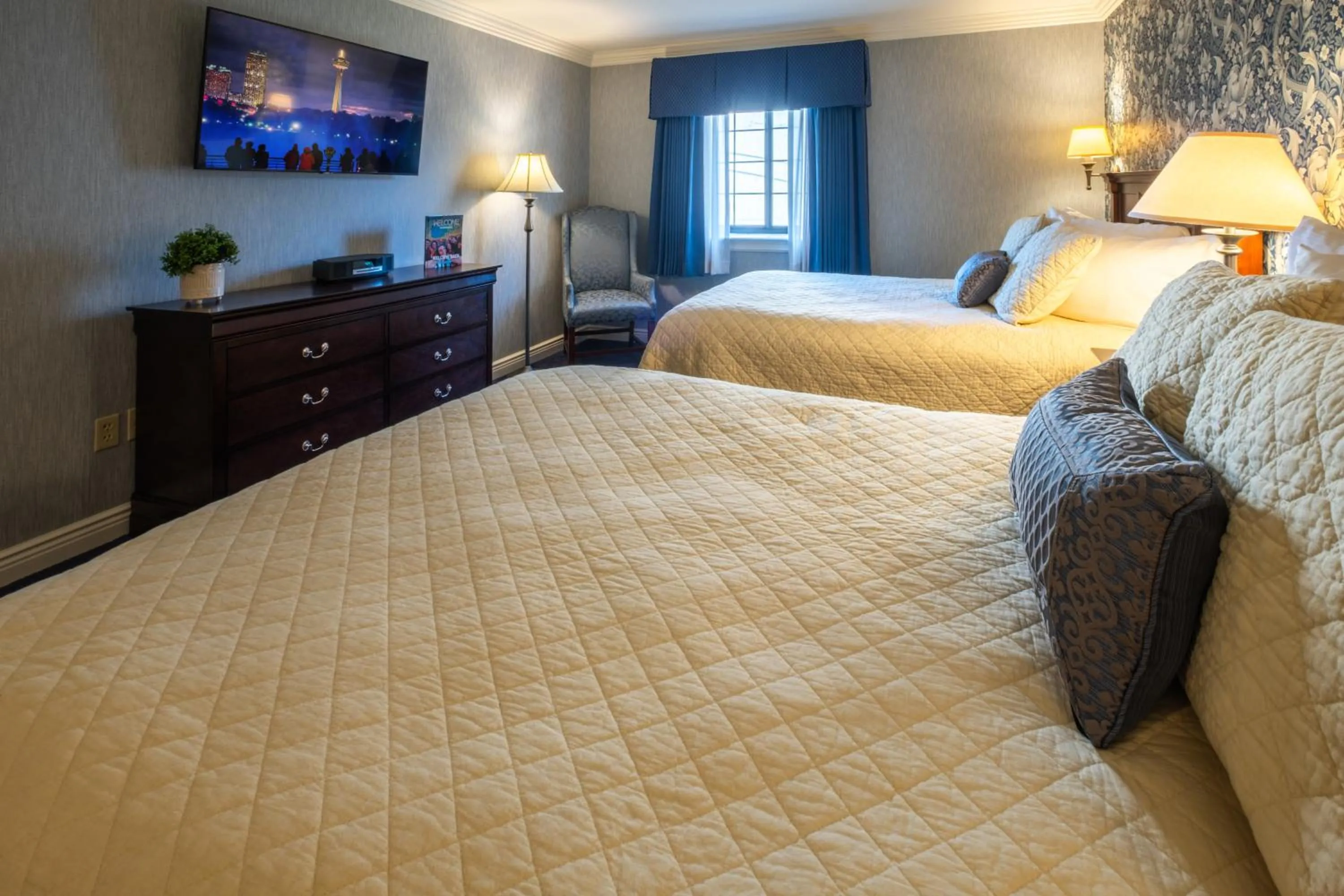 Bed in Red Coach Inn