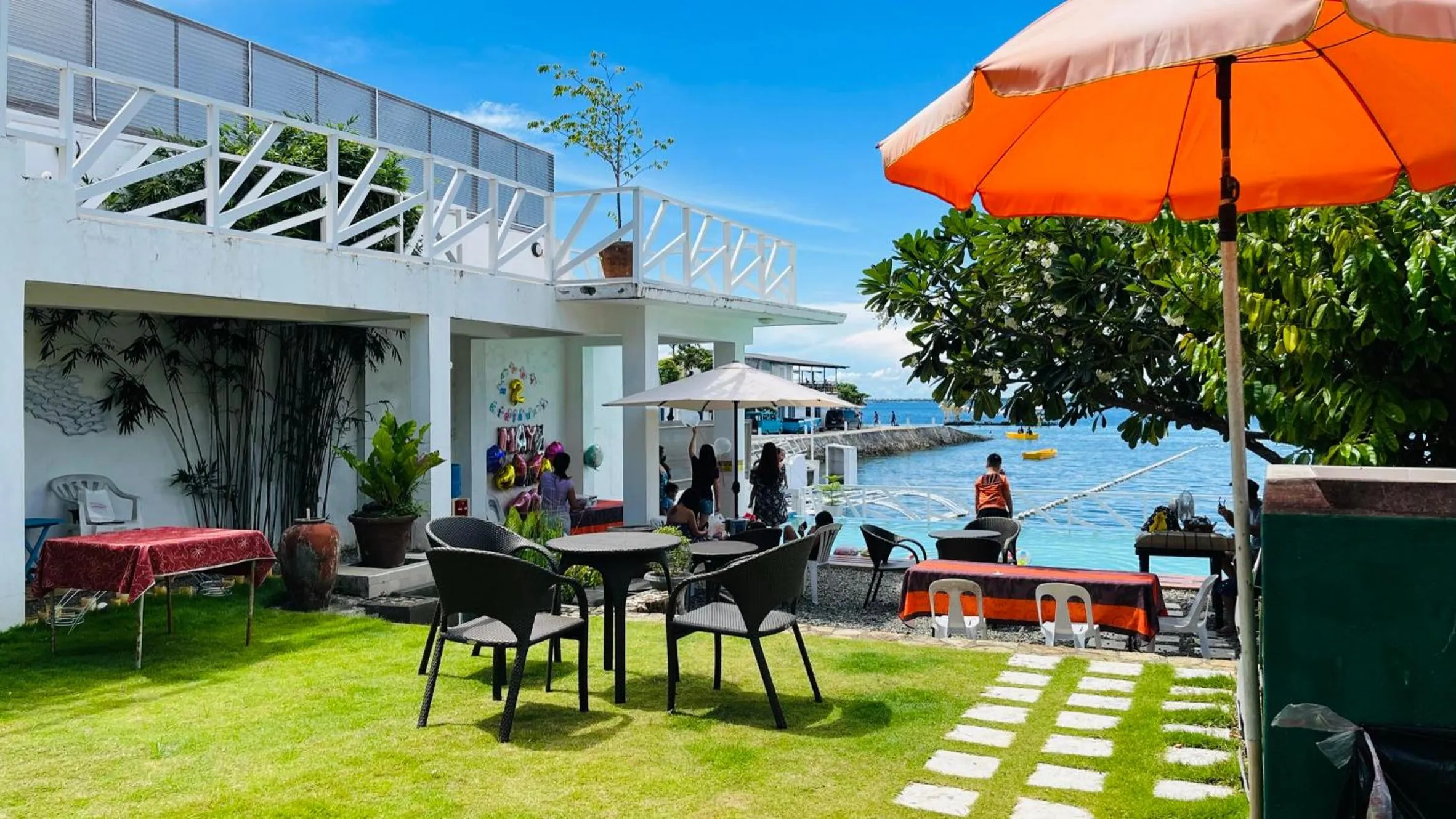 Garden in Lola's Guest House