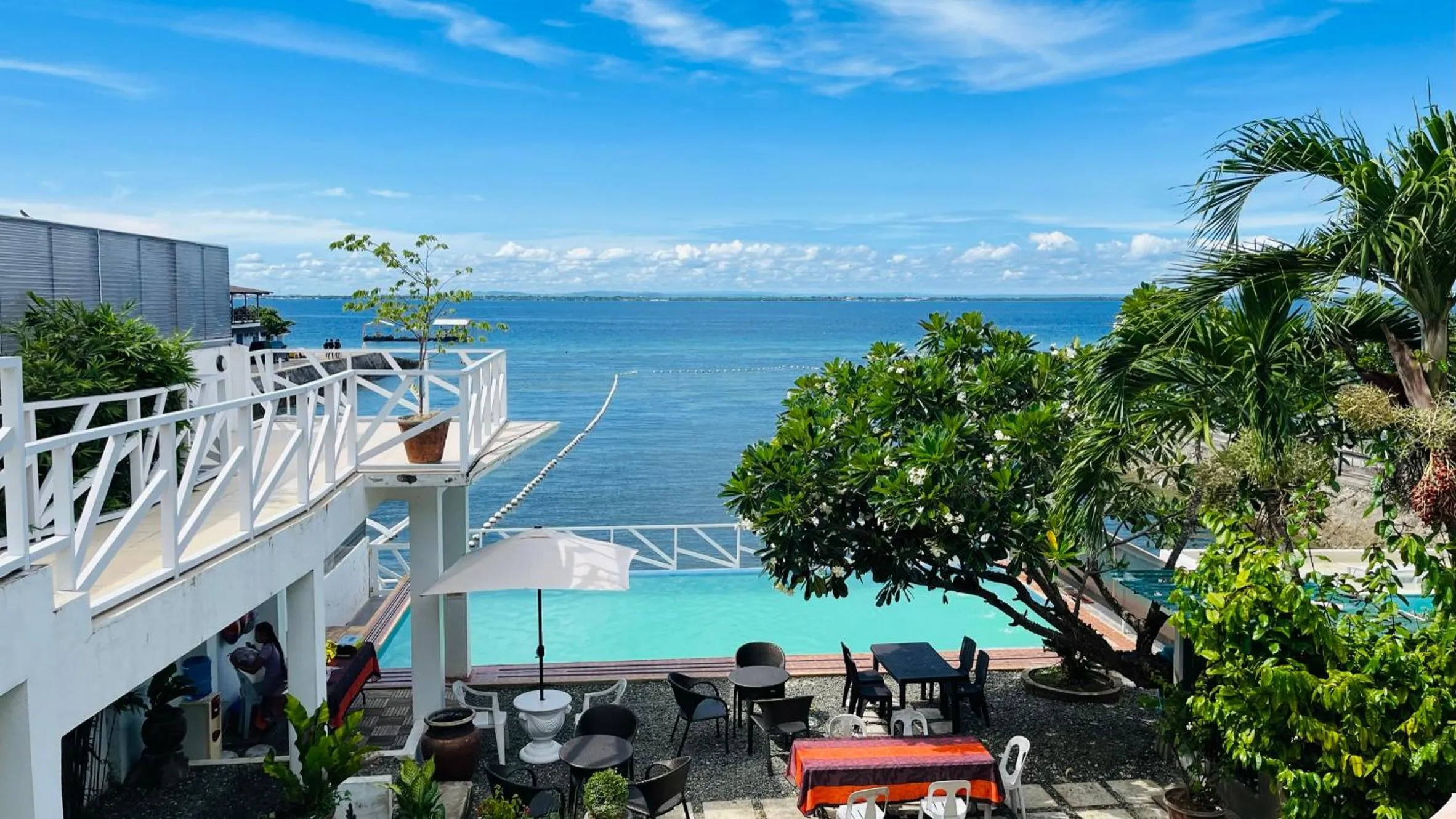 Swimming pool in Lola's Guest House