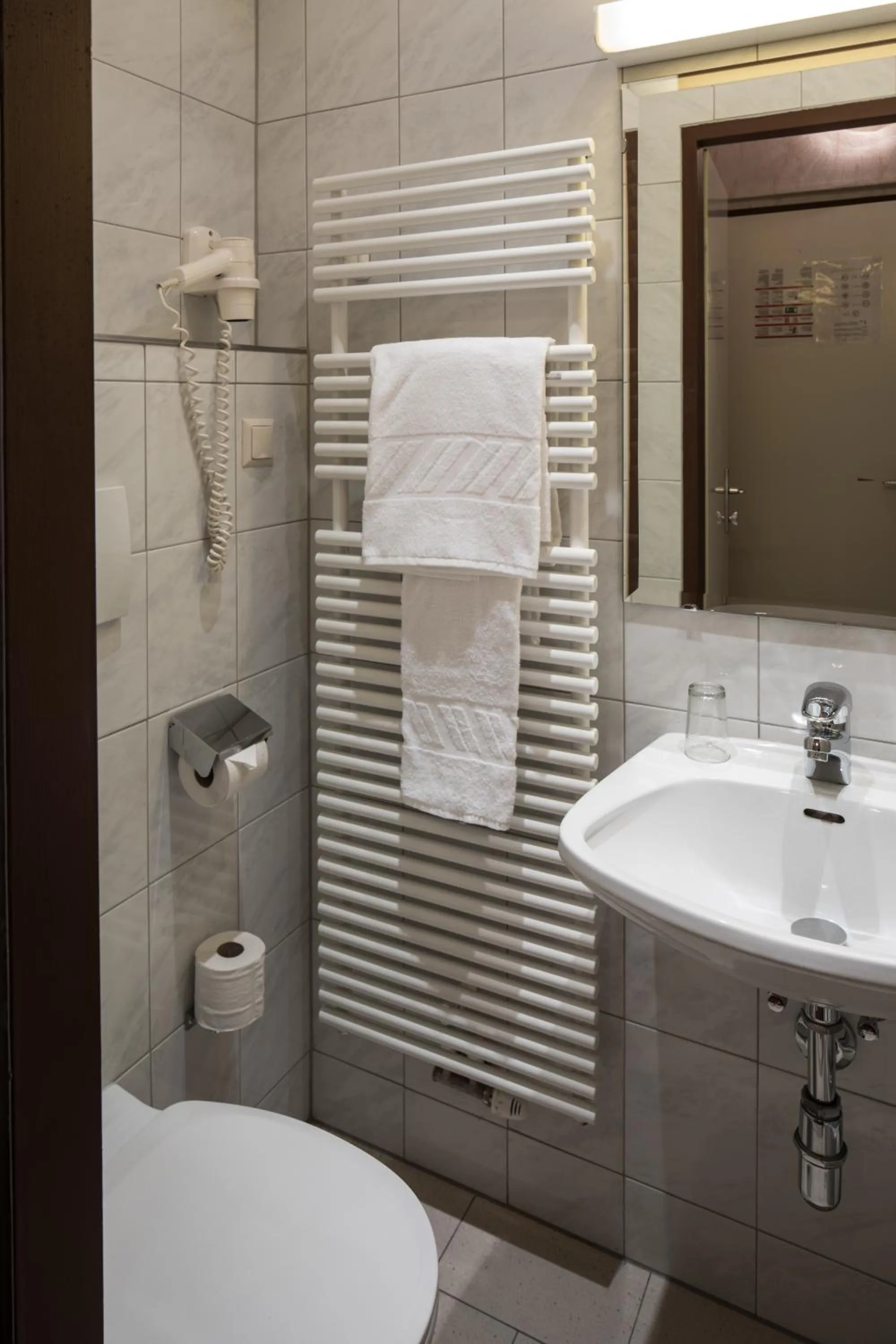 Bathroom in Hotel Admiral