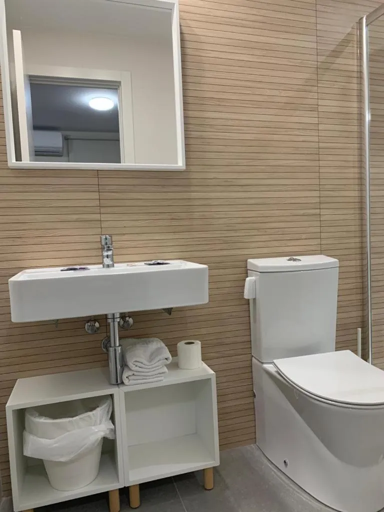 Bathroom in Hostal Acemar