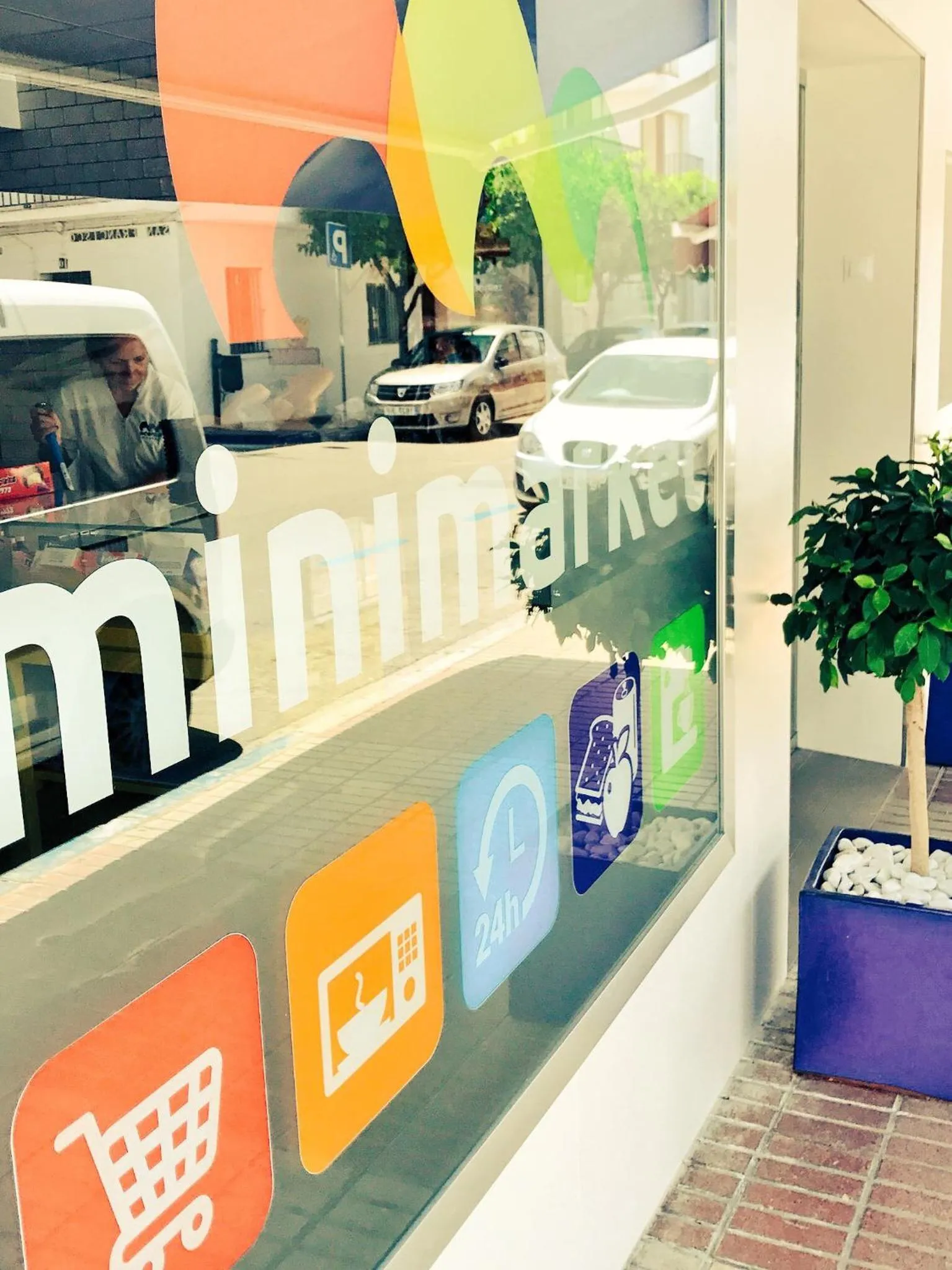 Facade/entrance in Hostal Acemar