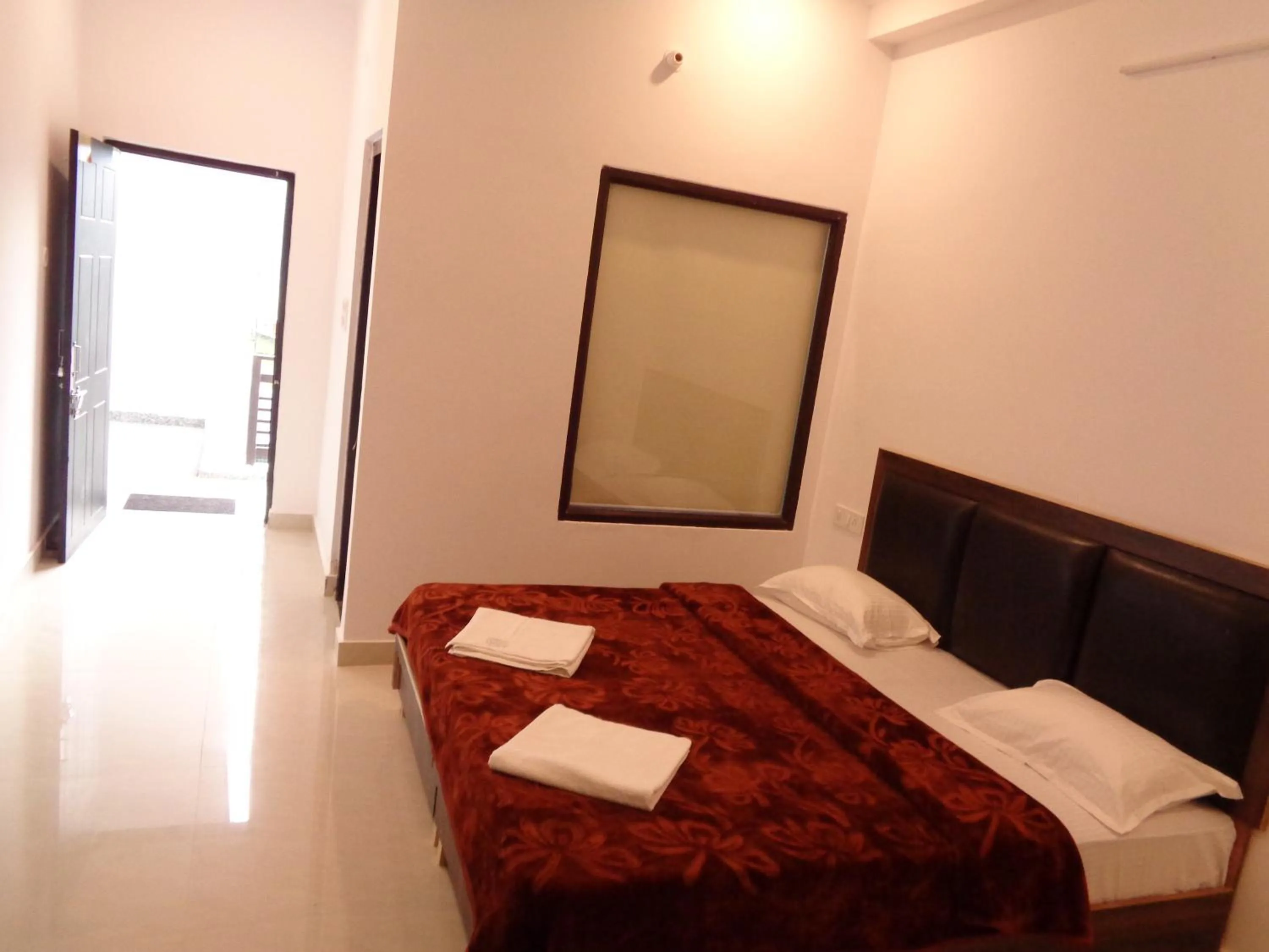 Bedroom, Bed in Hotel Tapovan Cottage