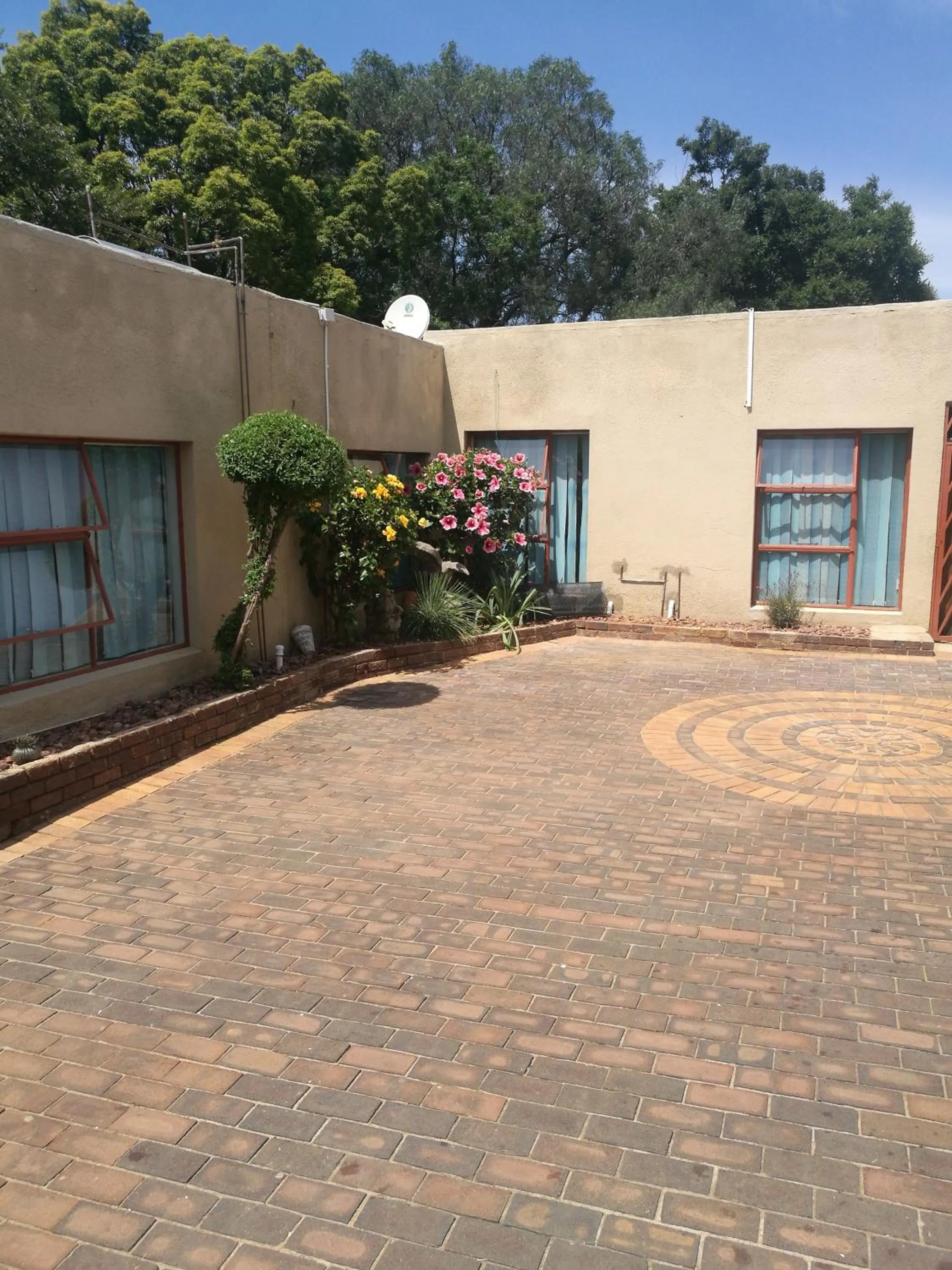 Naisar Sparkling Apartment