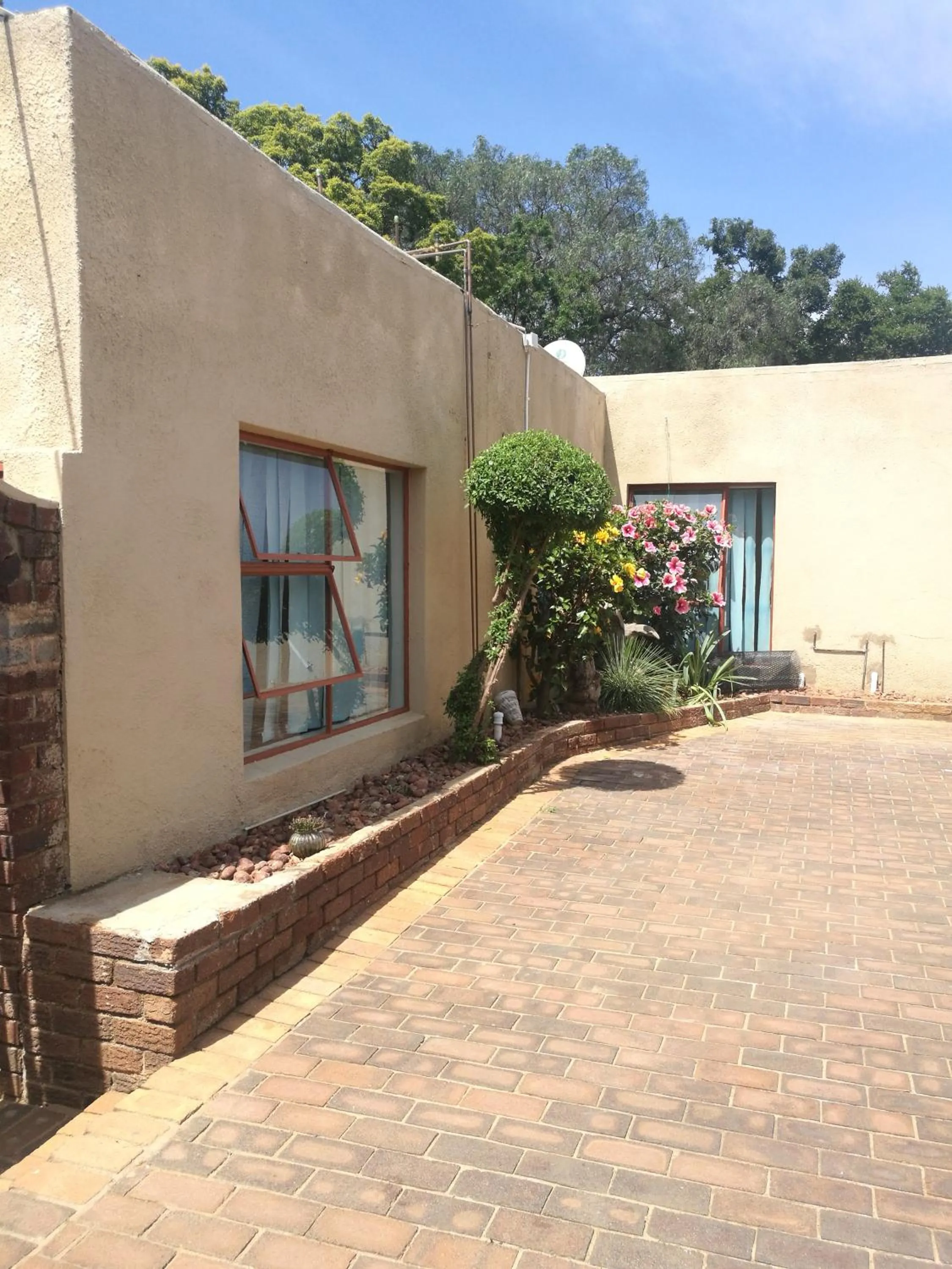 Naisar Sparkling Apartment