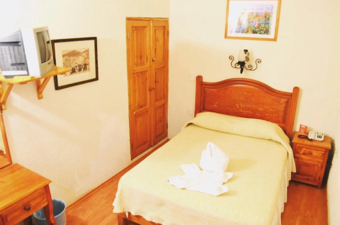 Bed in Hotel Don Quijote