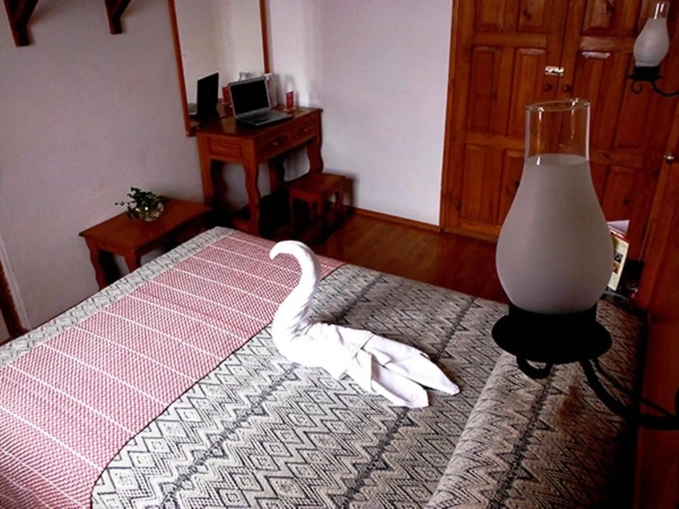 Photo of the whole room in Hotel Don Quijote