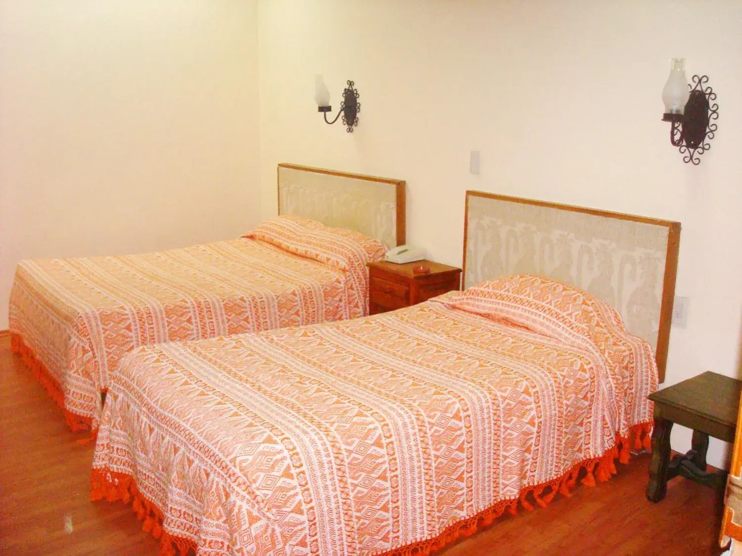 Triple Room - single occupancy in Hotel Don Quijote Triple Room - single occupancy in Hotel Don Quijote
