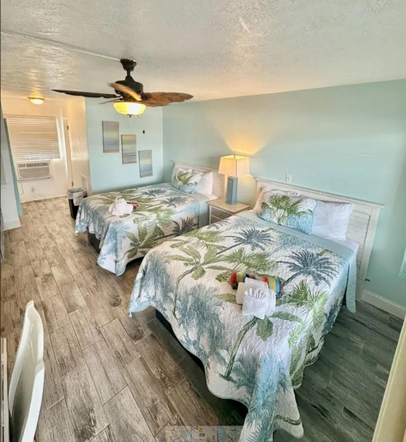 Bed in Malibu Resort Motel