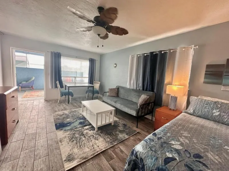 Photo of the whole room, Bed in Malibu Resort Motel