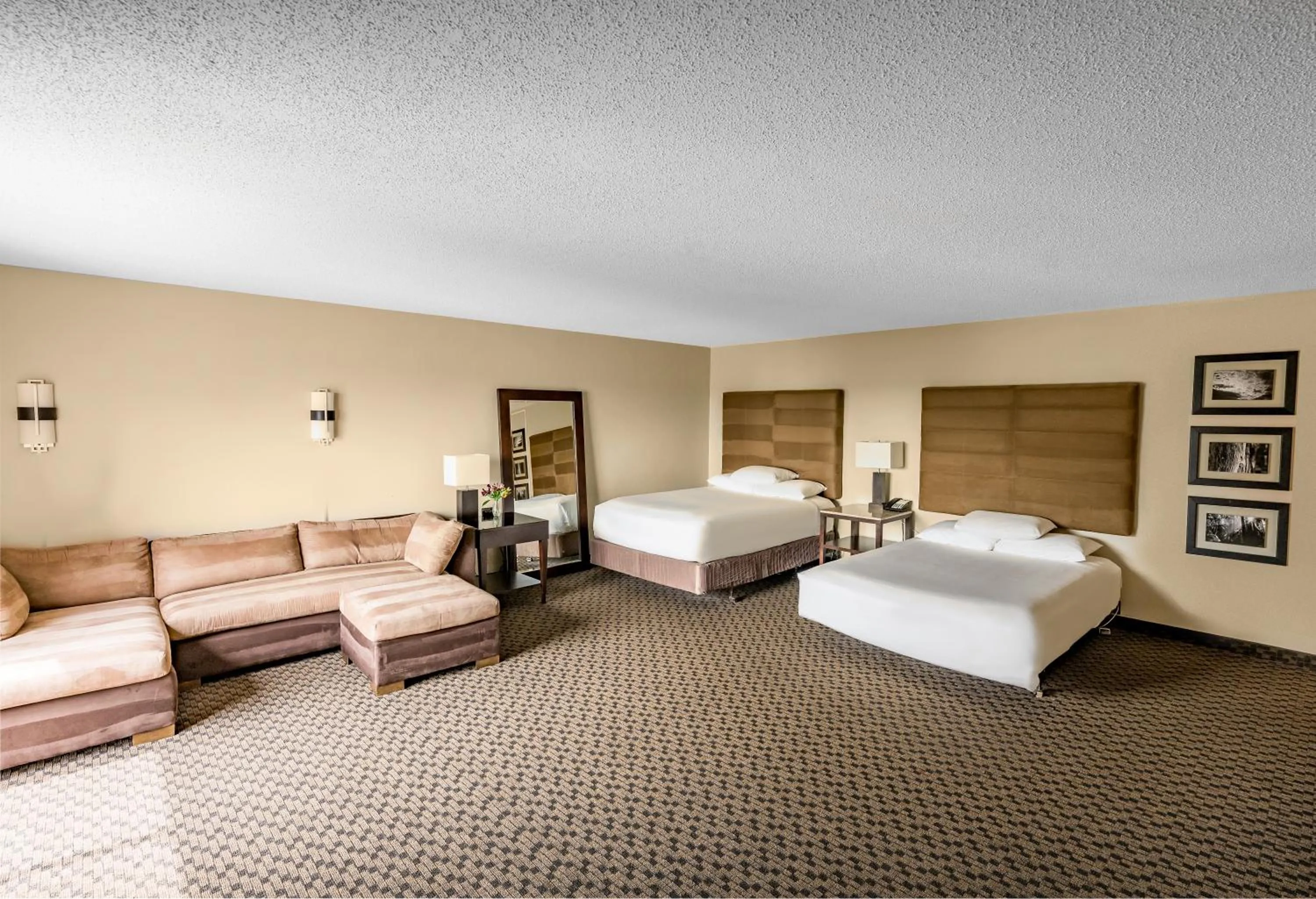 Bed in Hyatt Regency Green Bay