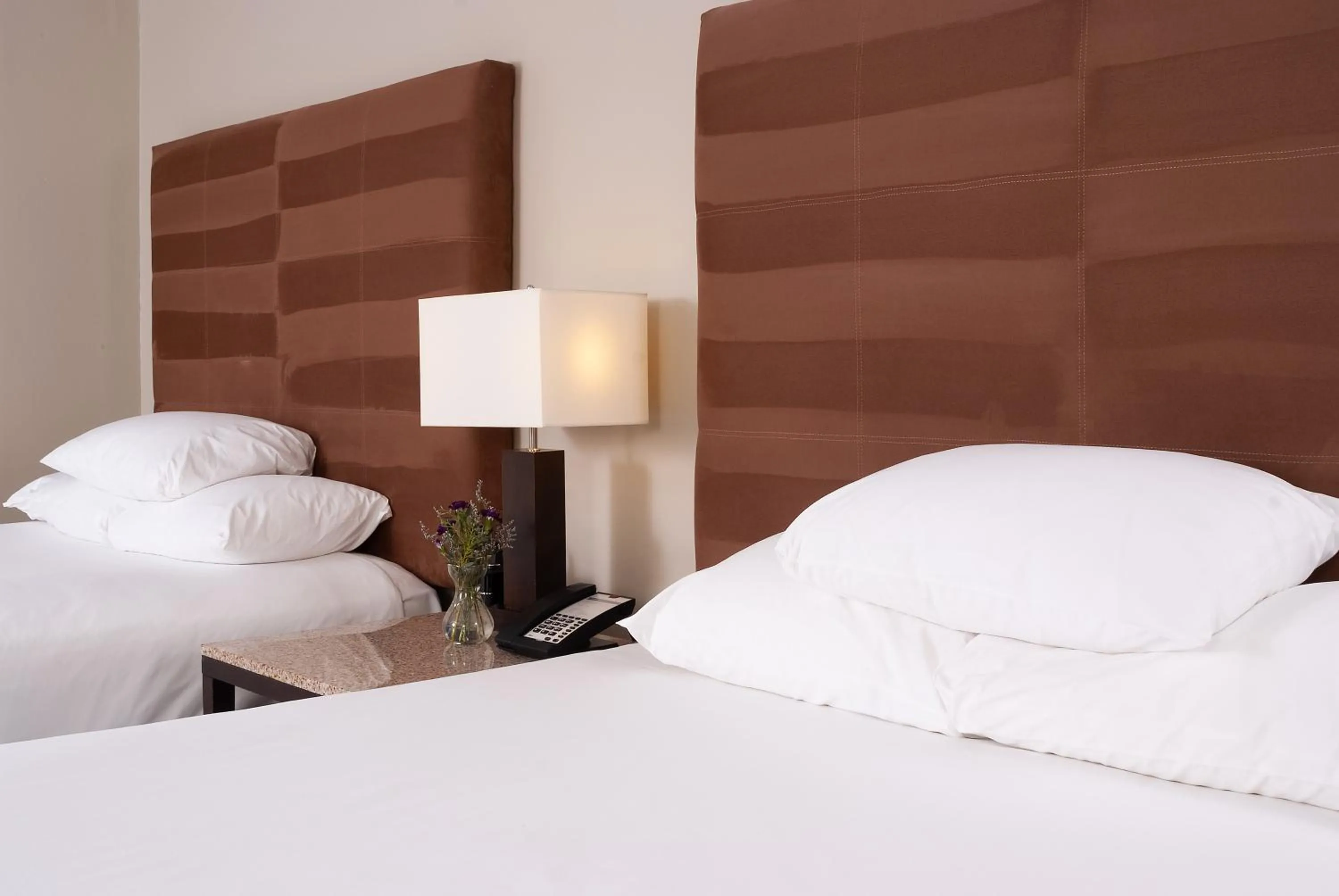 Bathroom, Bed in Hyatt Regency Green Bay