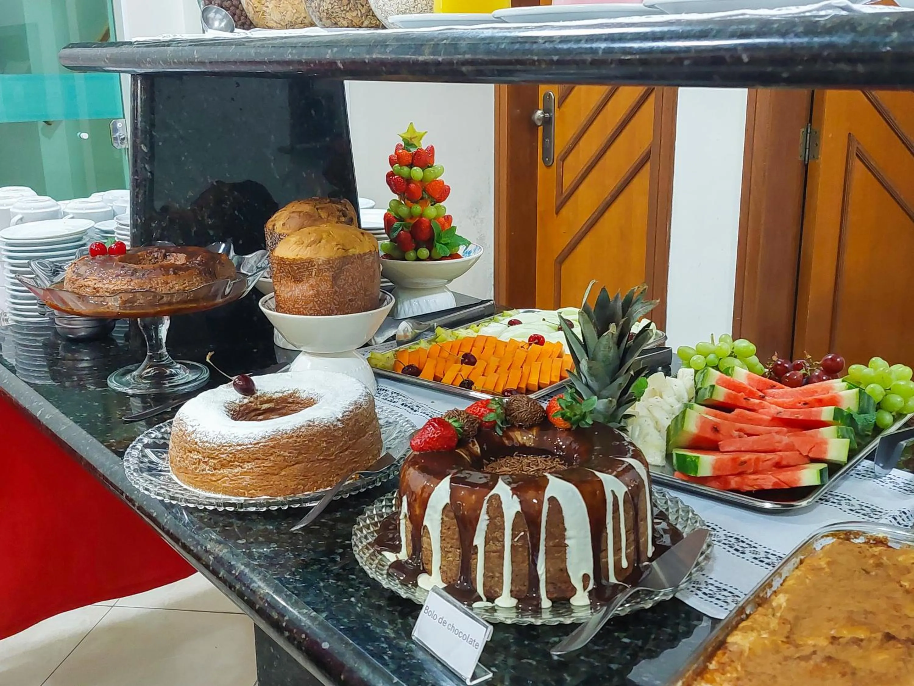 Breakfast in Bombinhas Praia Apart Hotel - unidade rua Bem Te Vi