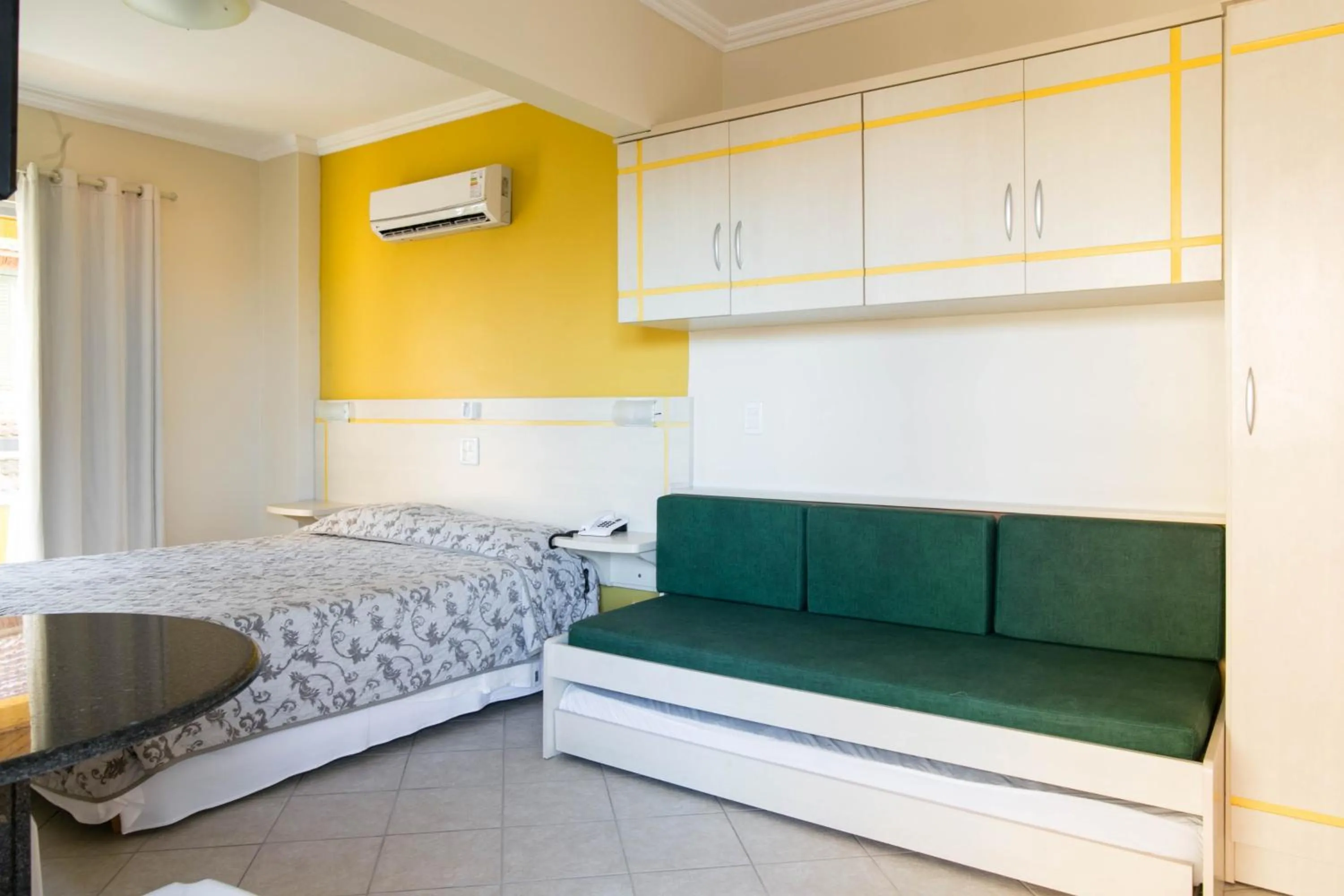 Bed in Bombinhas Praia Apart Hotel - unidade rua Bem Te Vi