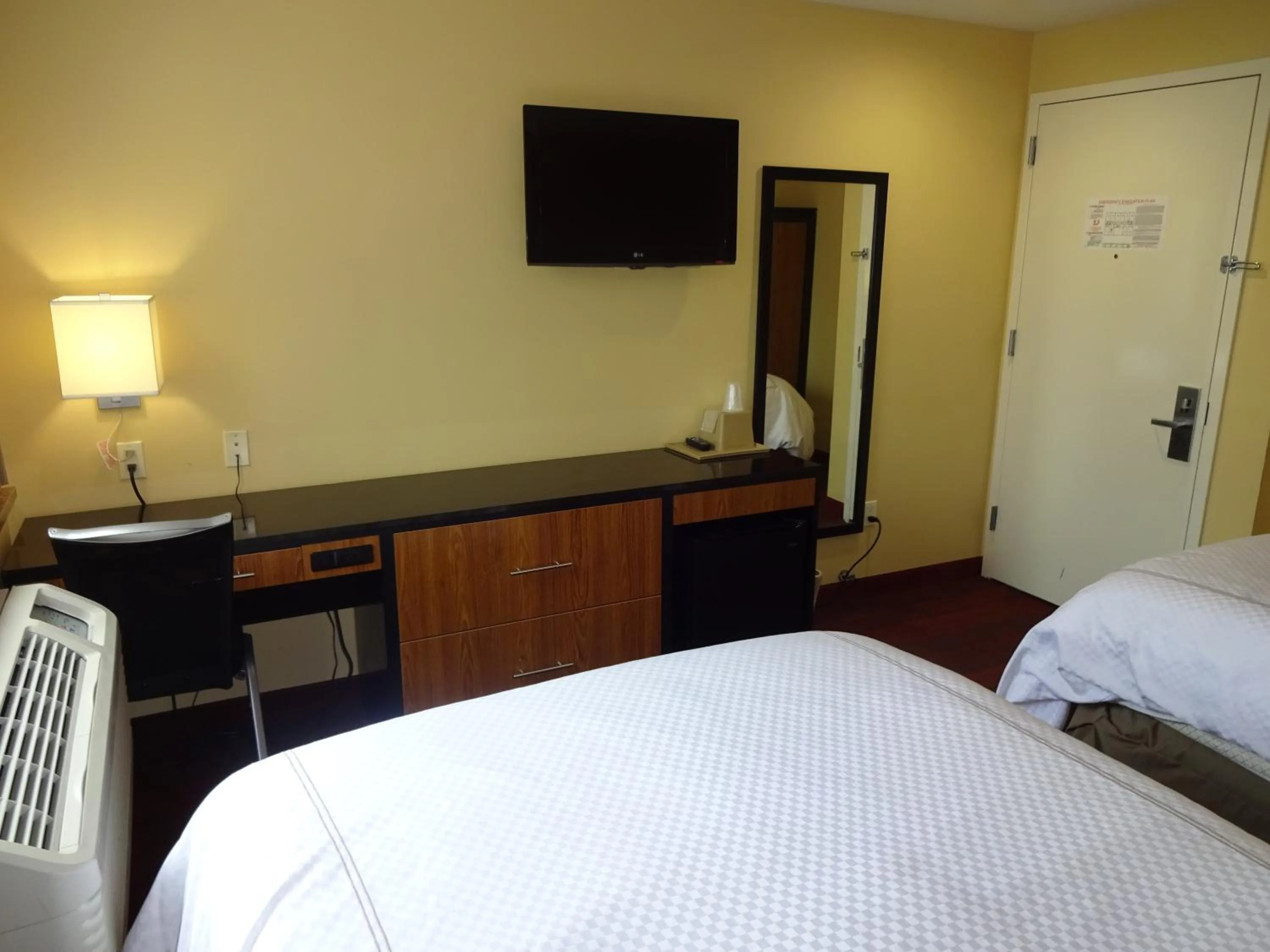 Bedroom, Bed in Hotel Bliss - Brooklyn