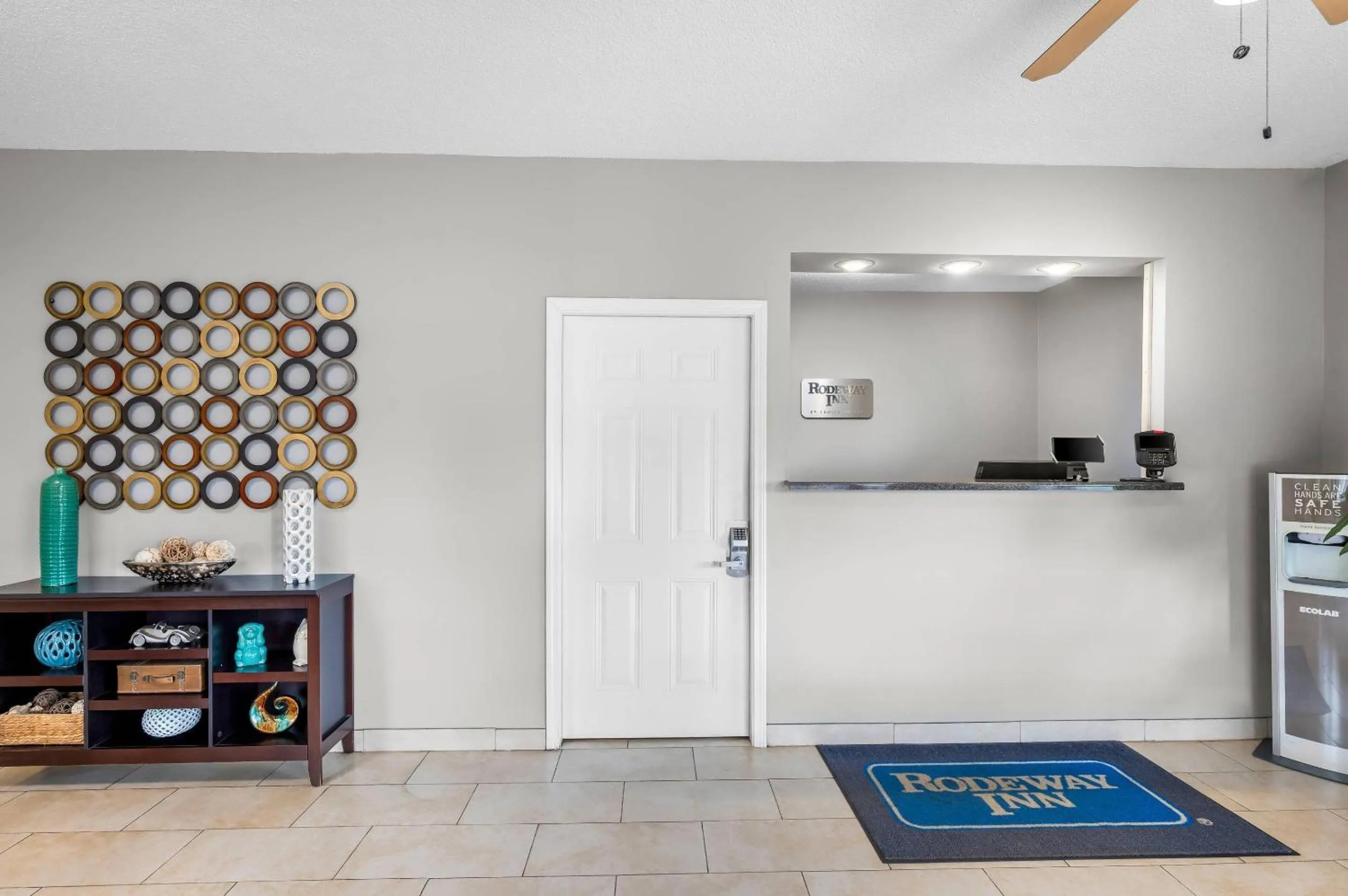 Lobby or reception in Rodeway Inn Hot Springs National Park Area