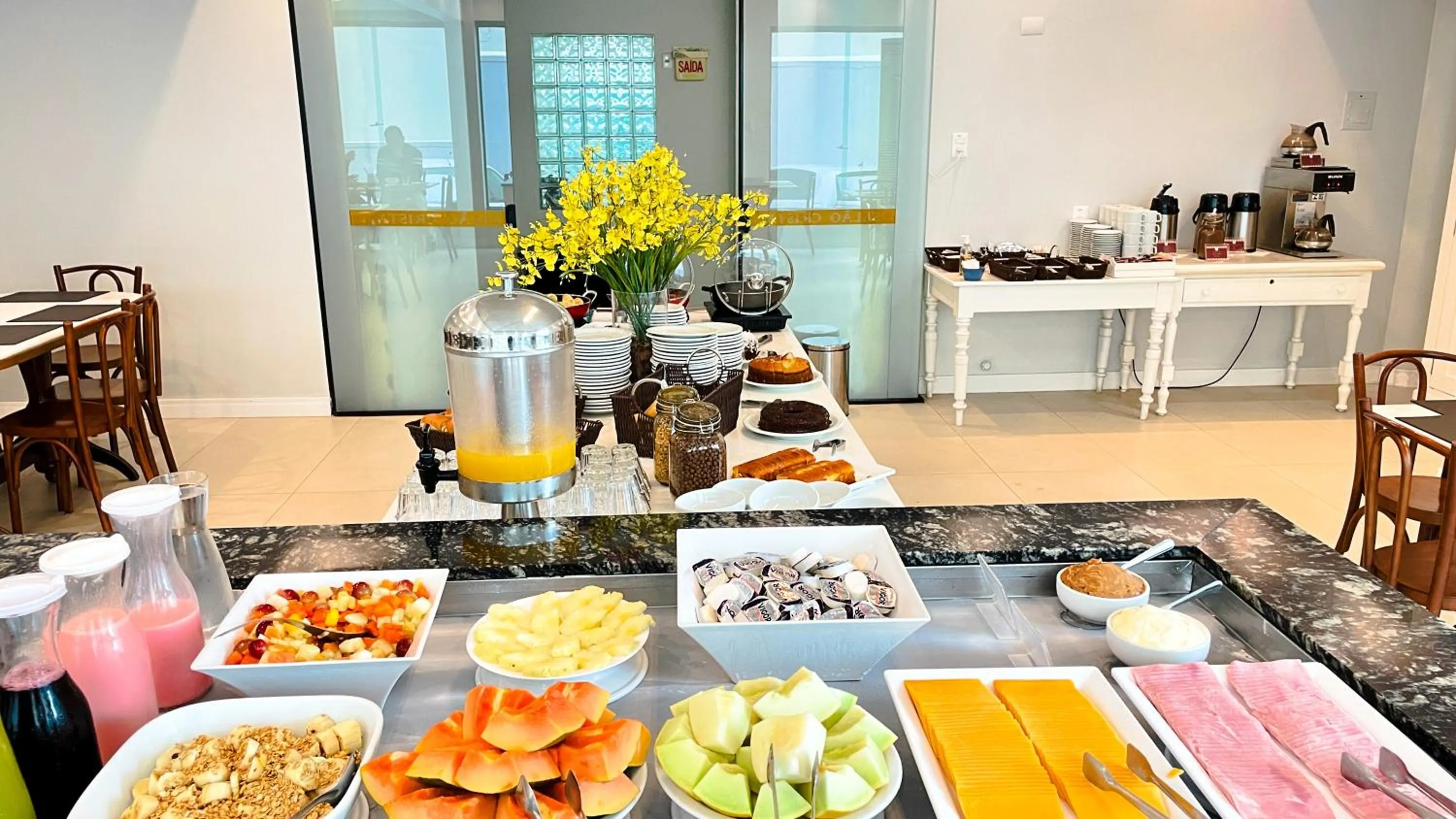 Breakfast in Itajaí Express Residence