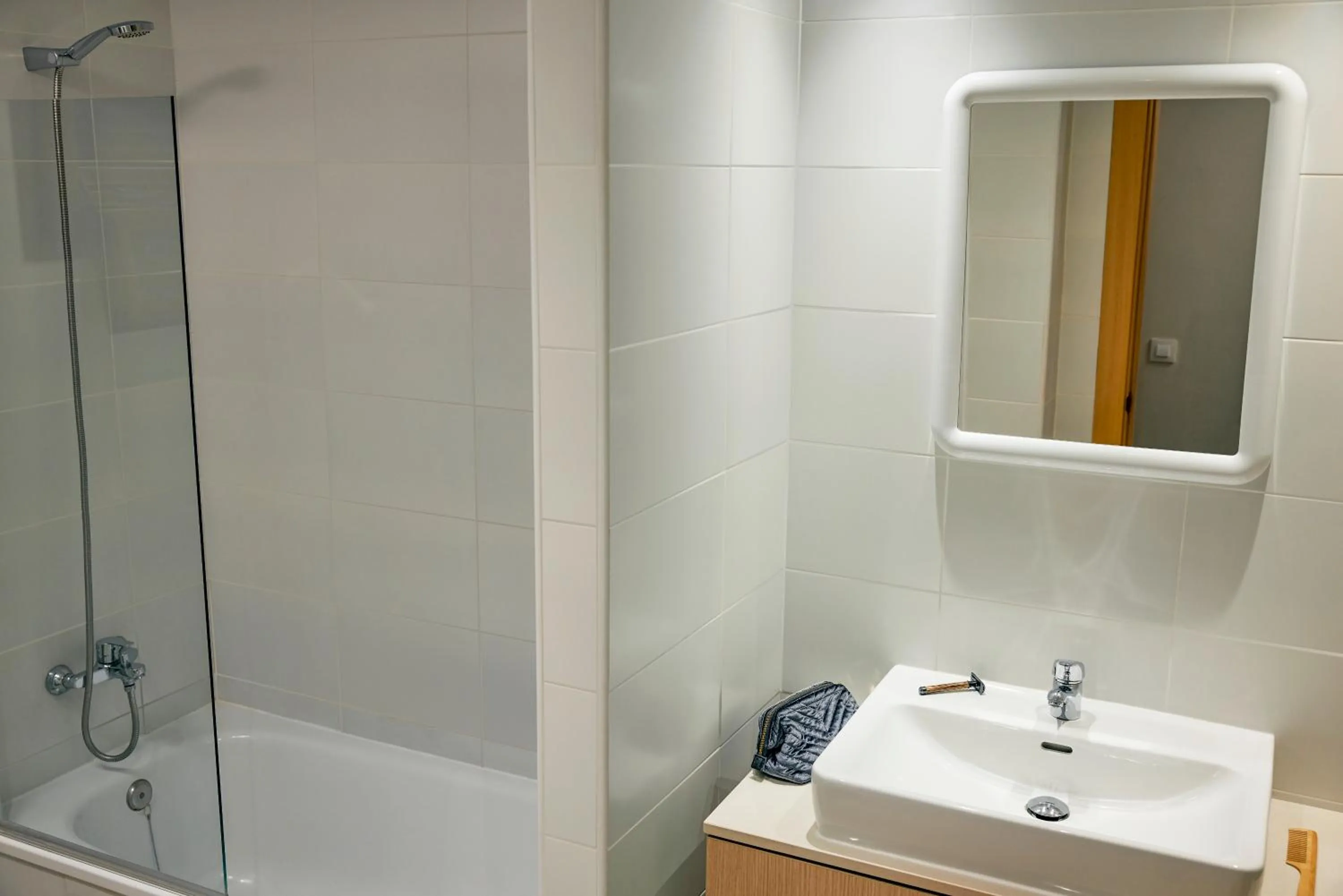 Shower in Grupotel Flamingo Beach