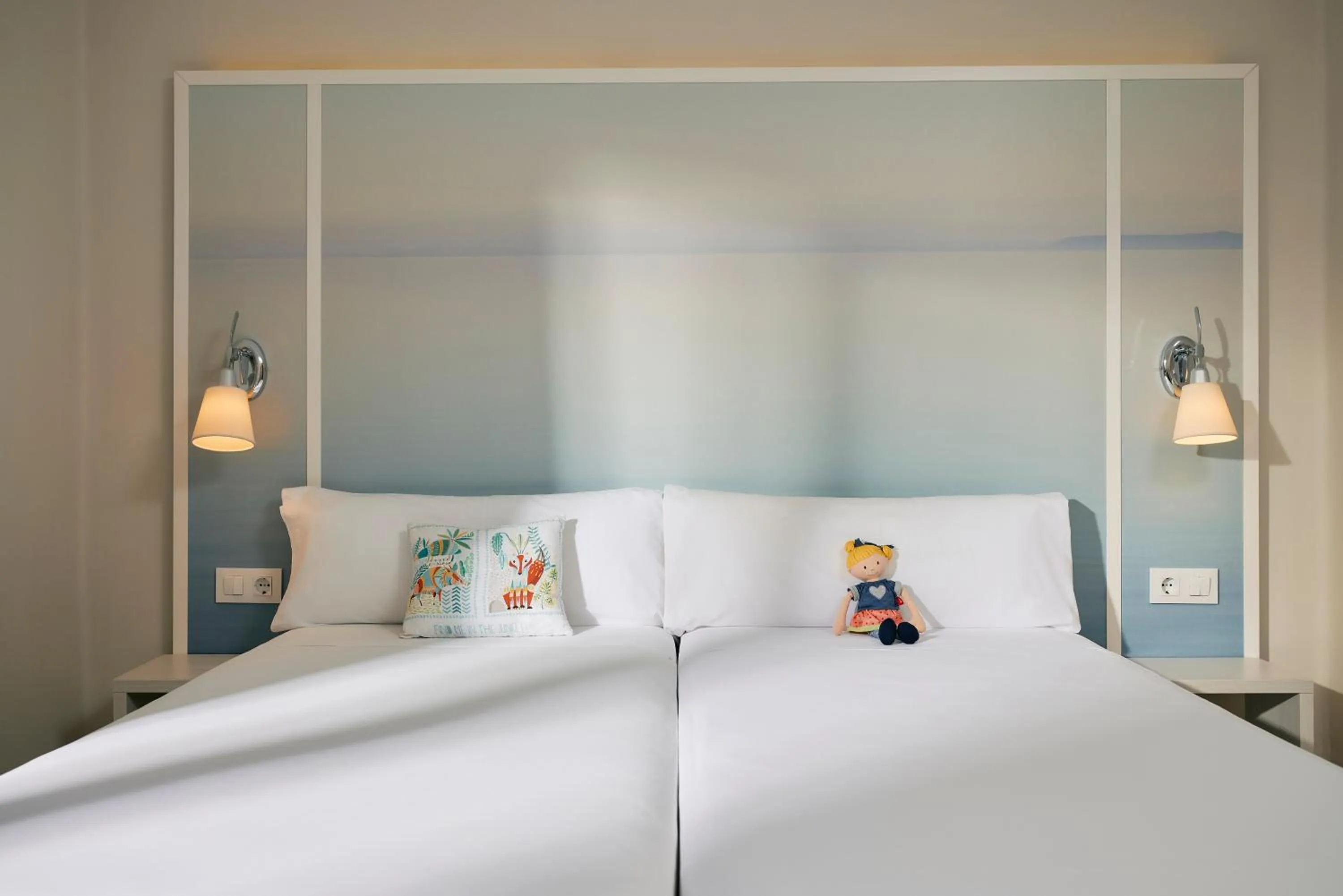 Bed in Grupotel Flamingo Beach