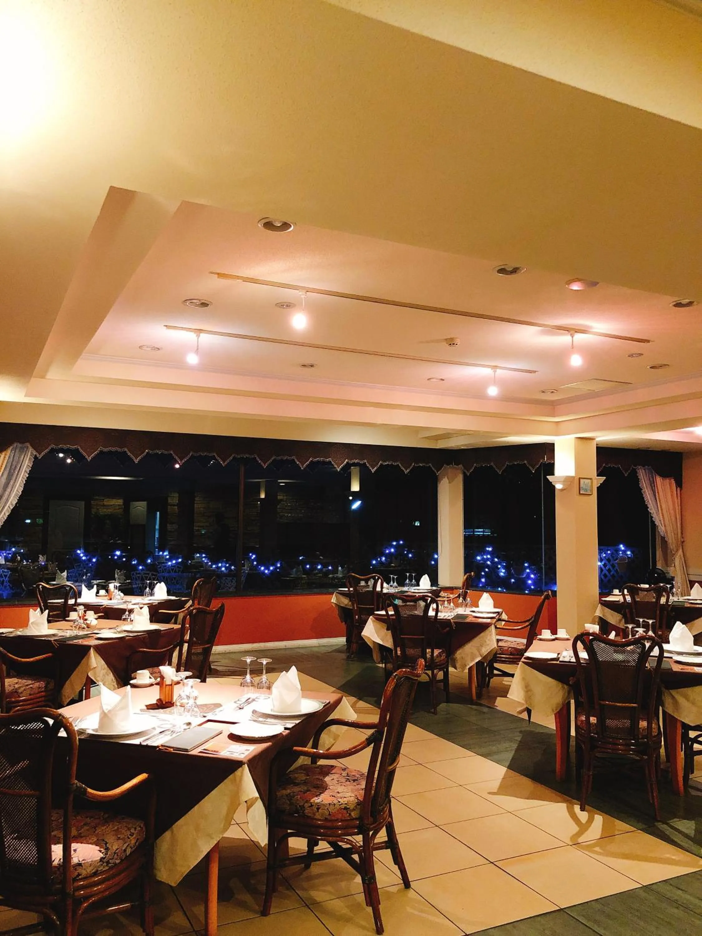 Restaurant/places to eat in Auberge Mermaid