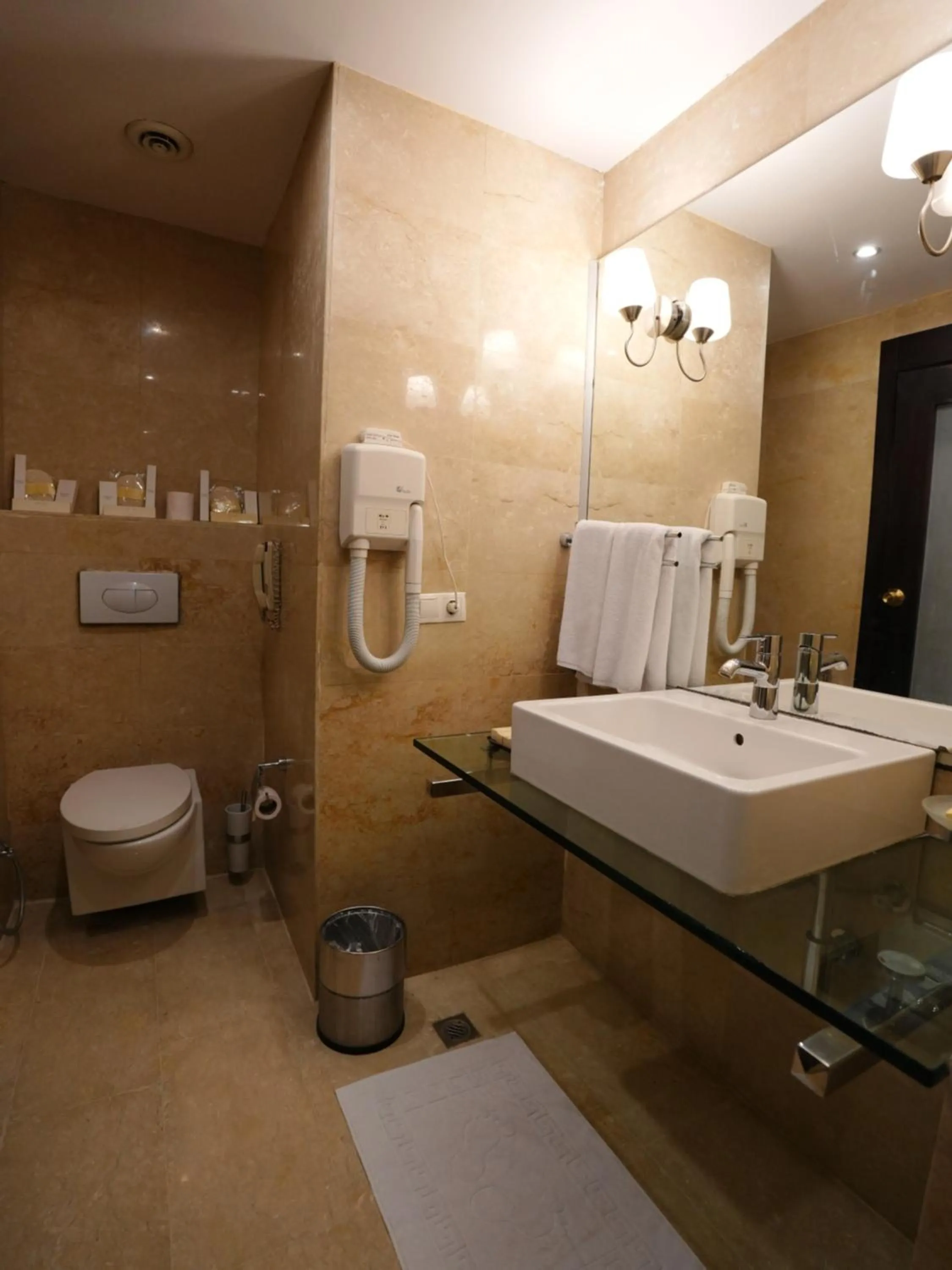 Bathroom in Canyon Hotel Erbil