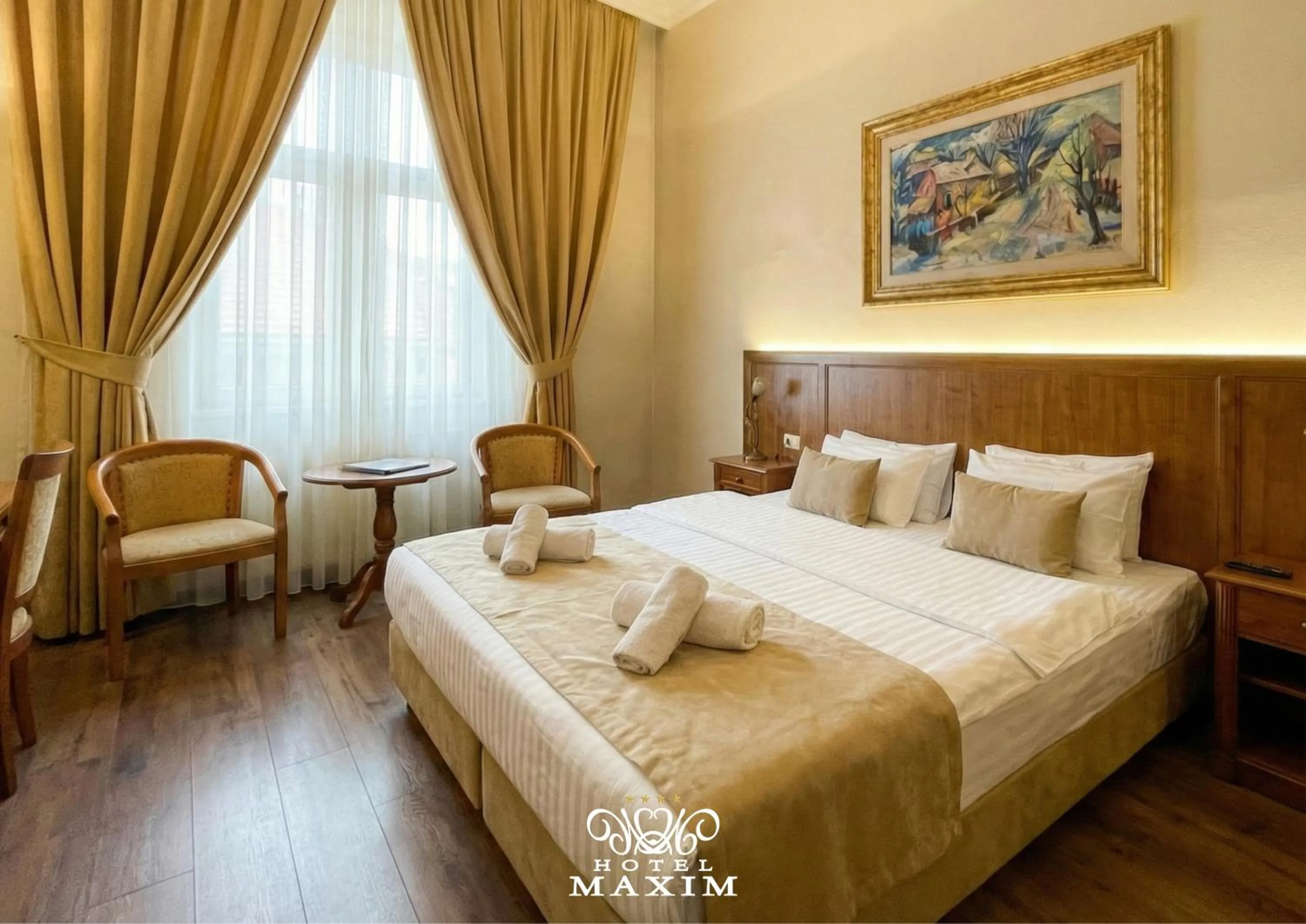 Bedroom, Bed in Hotel Maxim