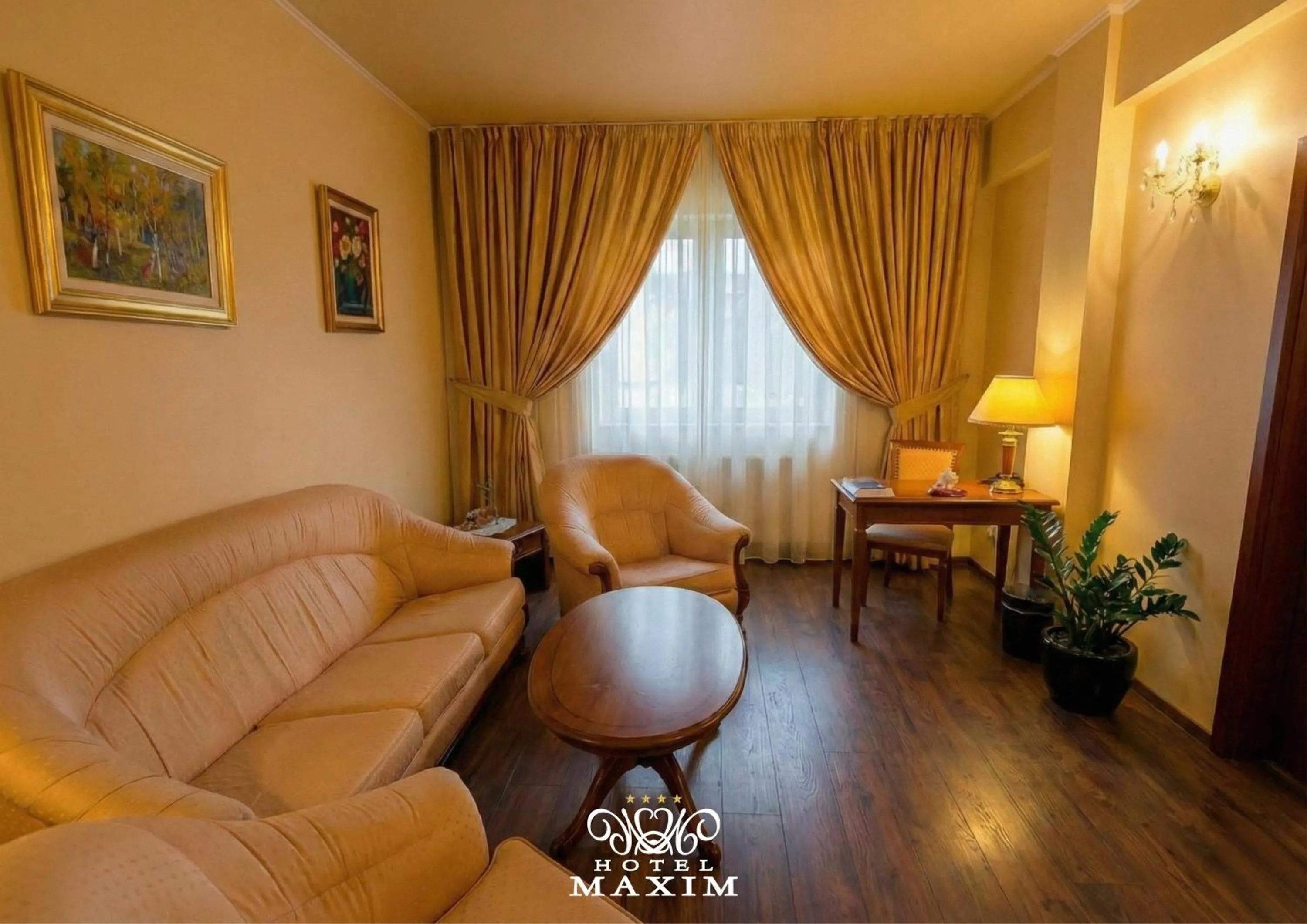 Seating area in Hotel Maxim