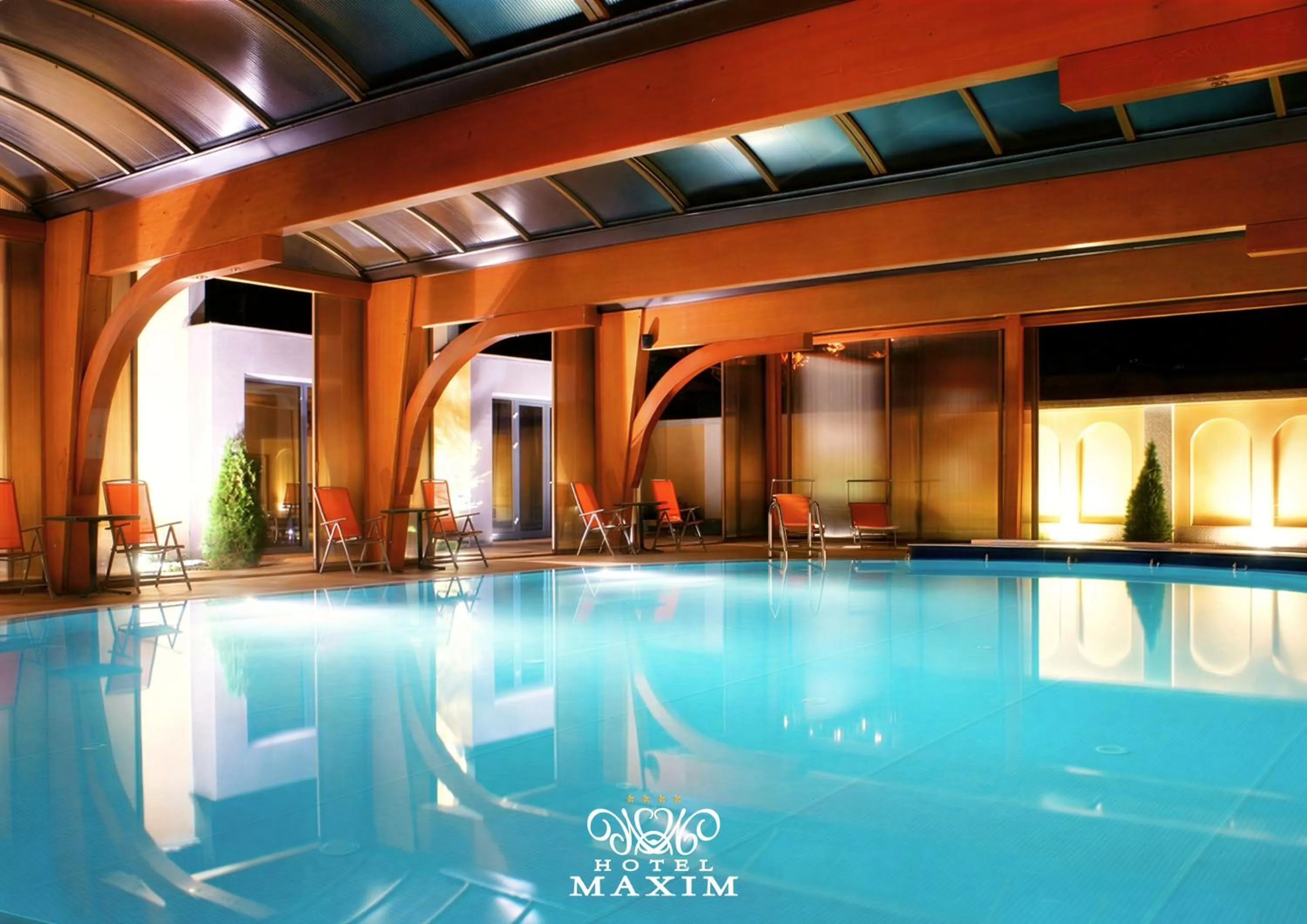 Swimming pool in Hotel Maxim