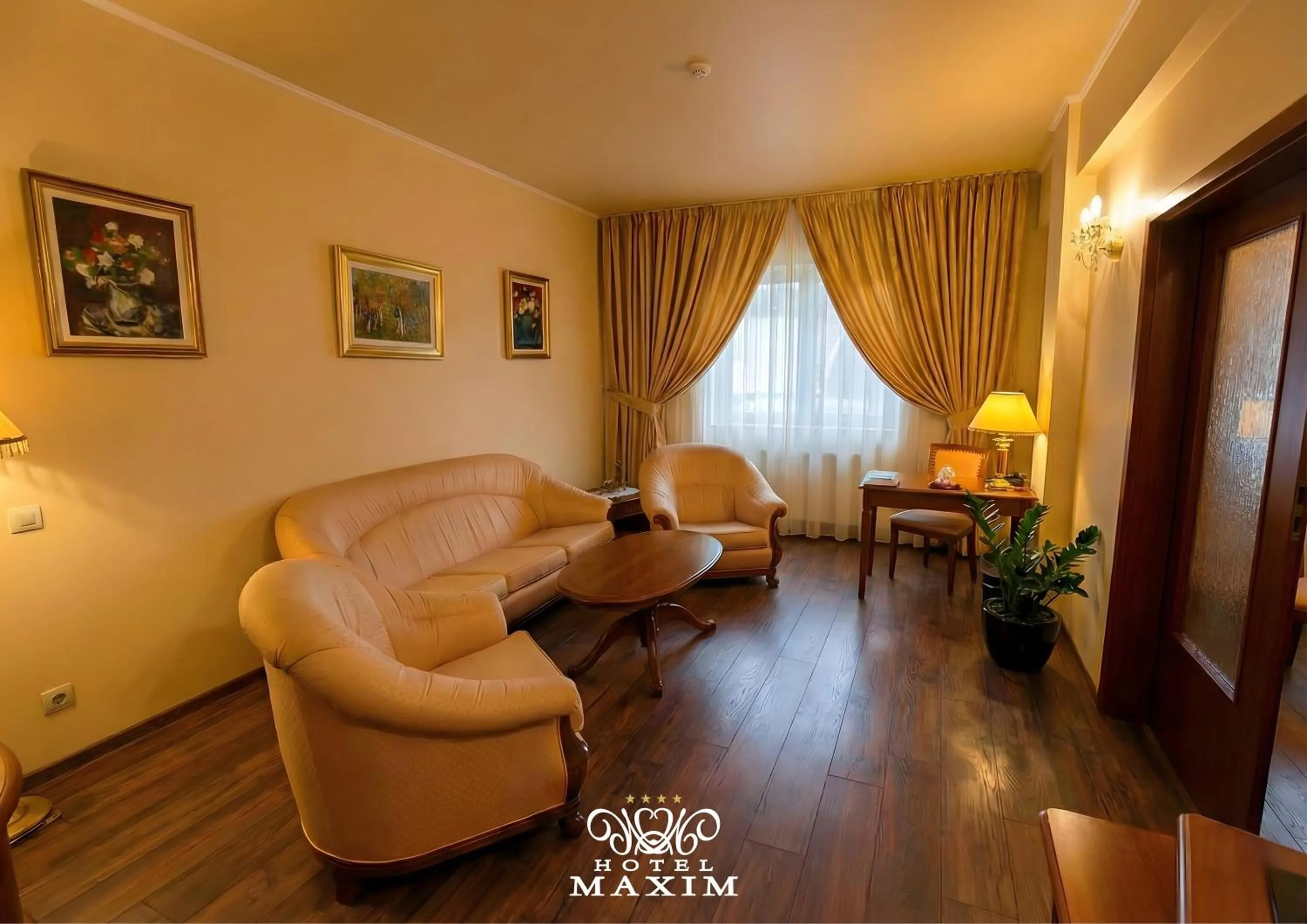 Seating area in Hotel Maxim