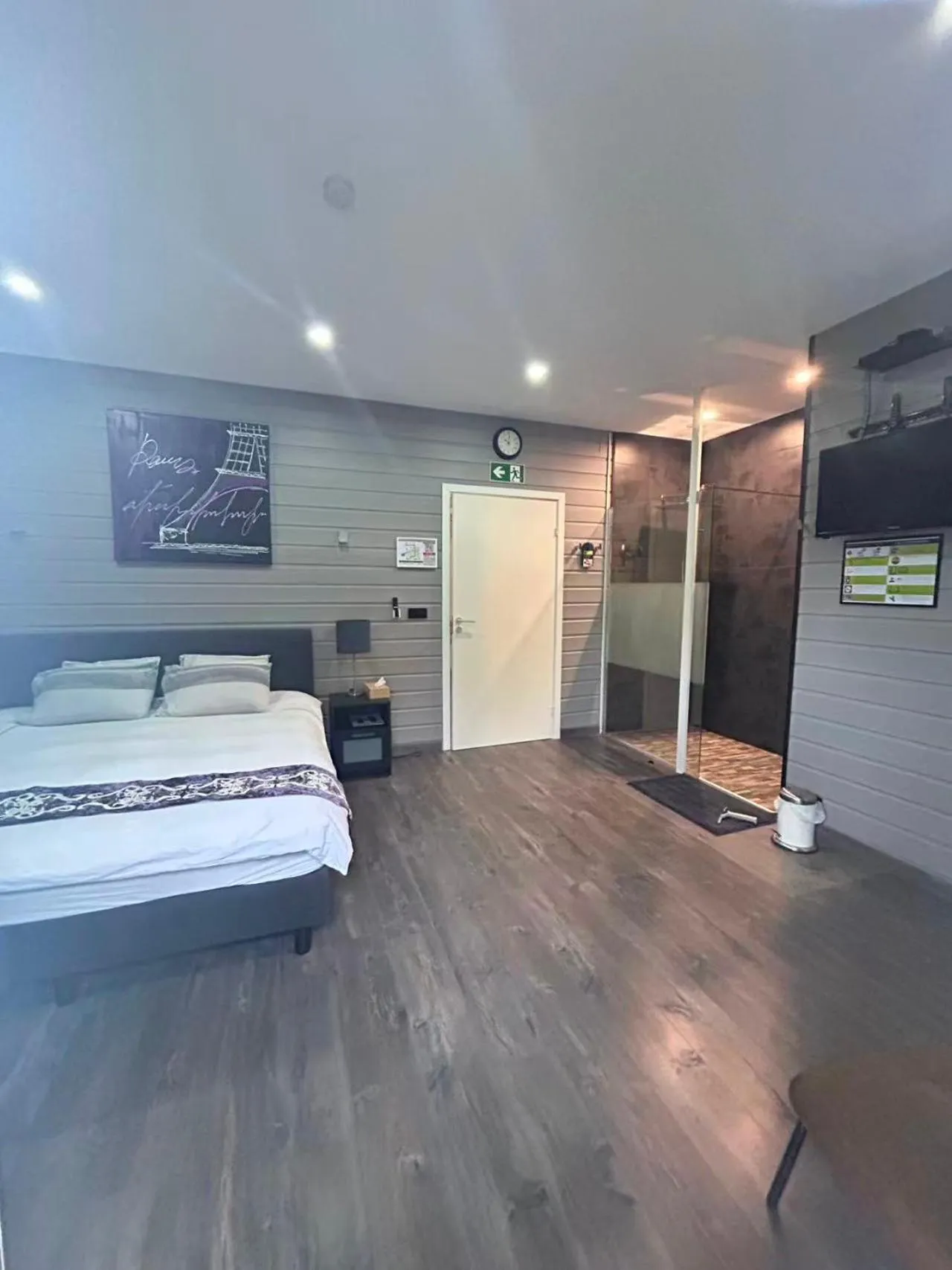 Bed in Kuai Guestroom Brugge