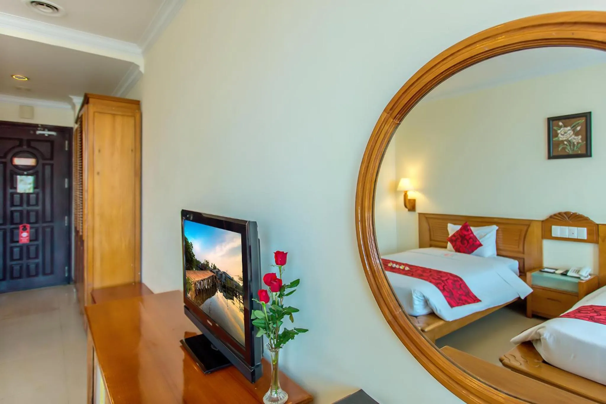 Bedroom, Bed in Golden Sea Hotel Da Nang