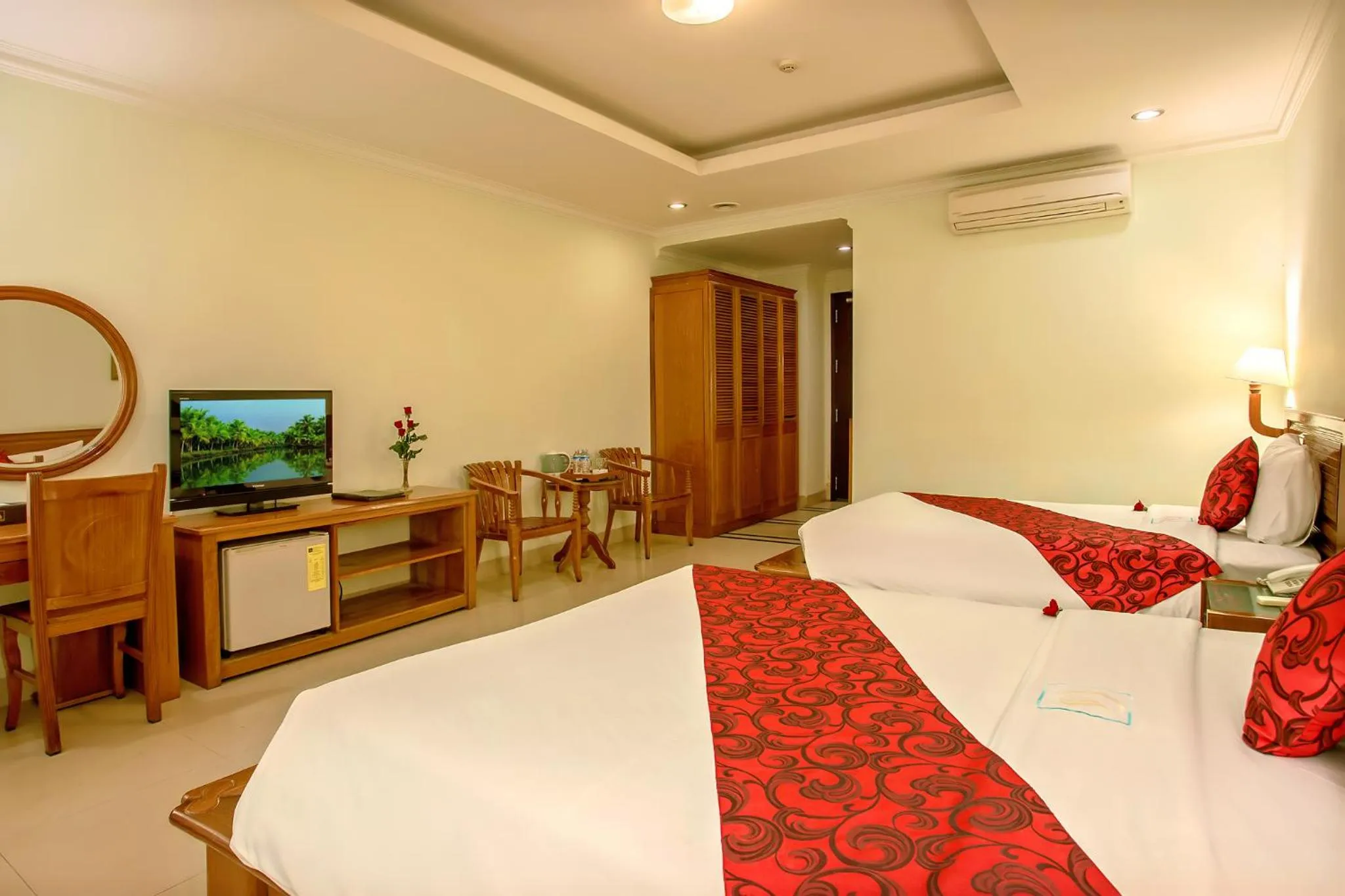Bedroom, Bed in Golden Sea Hotel Da Nang