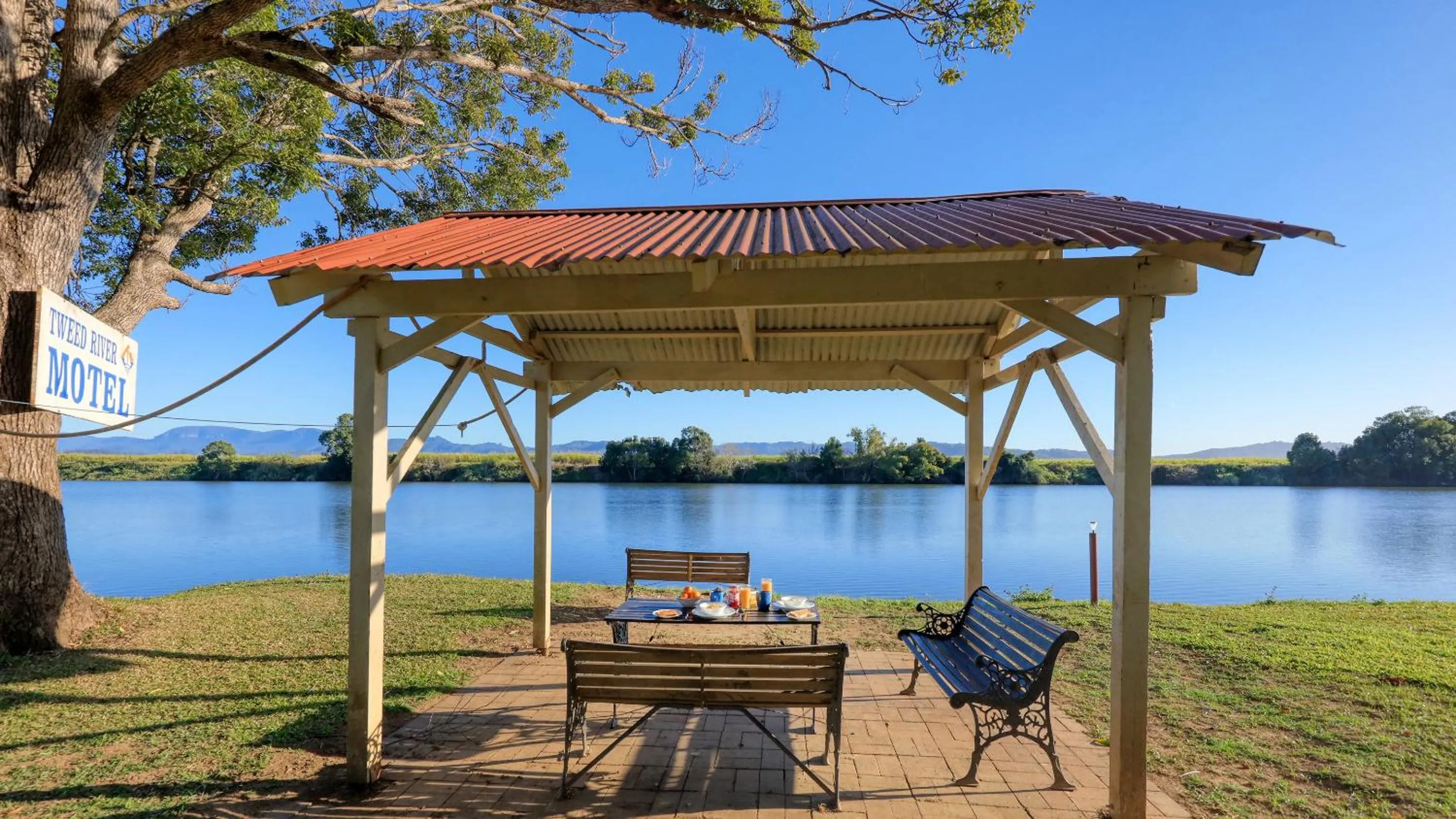 Seating area in Tweed River Motel