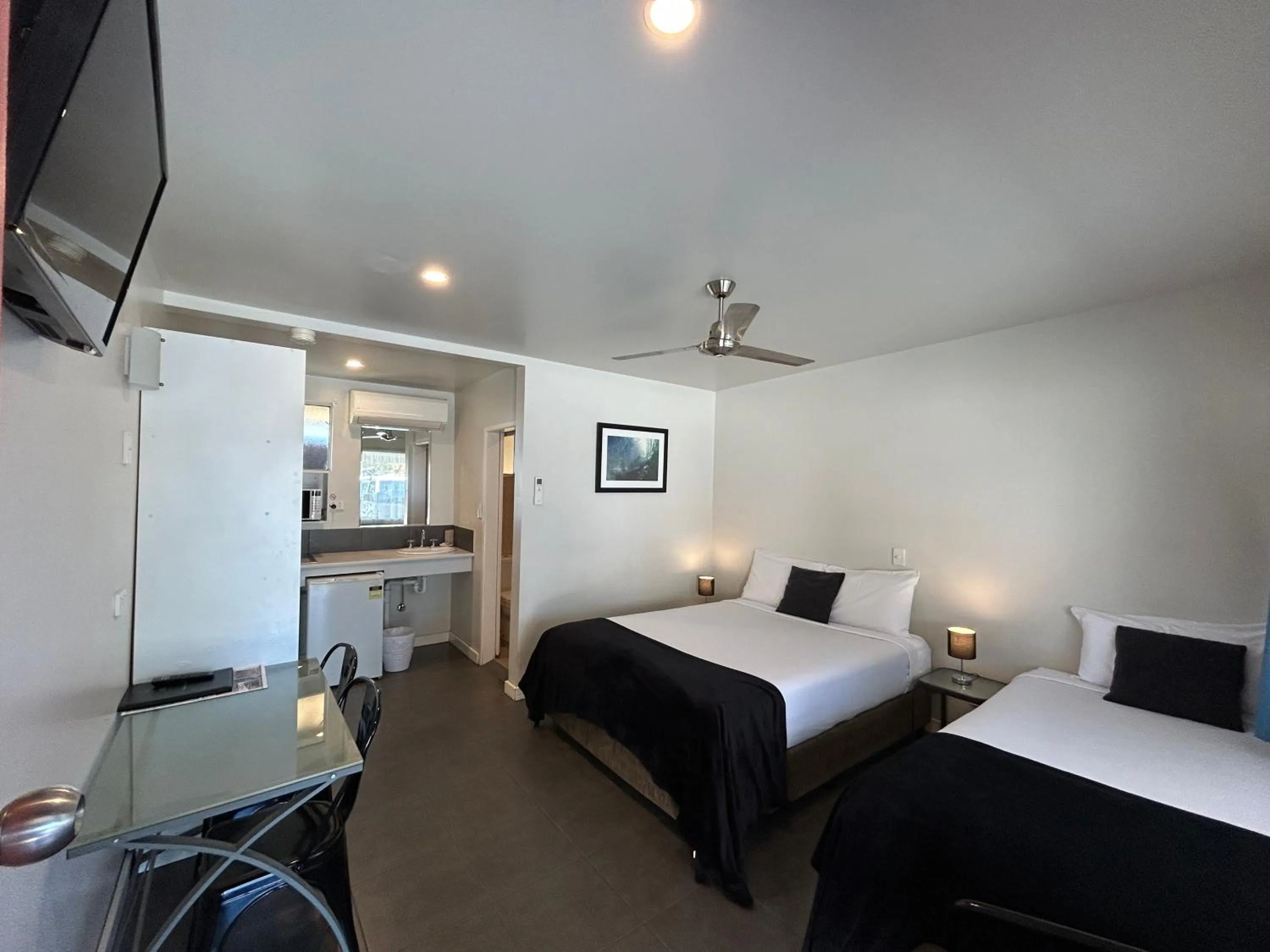 Bed in Tweed River Motel