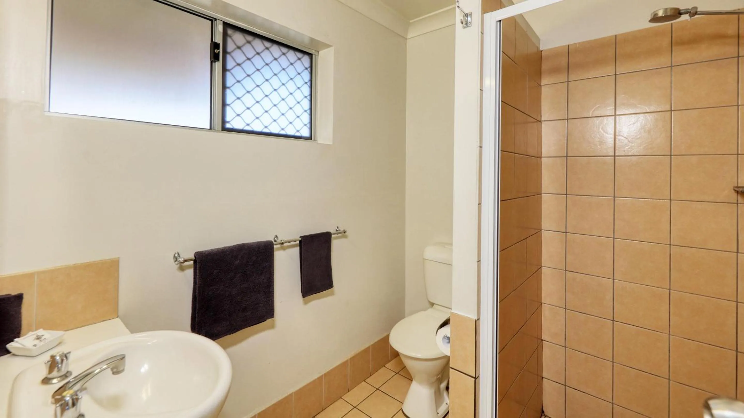 Shower in Tweed River Motel